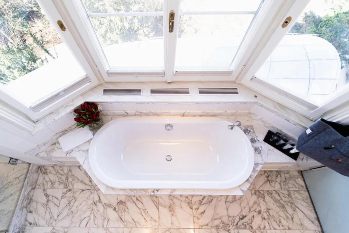 Bathroom in Hotel Schloss Mönchstein