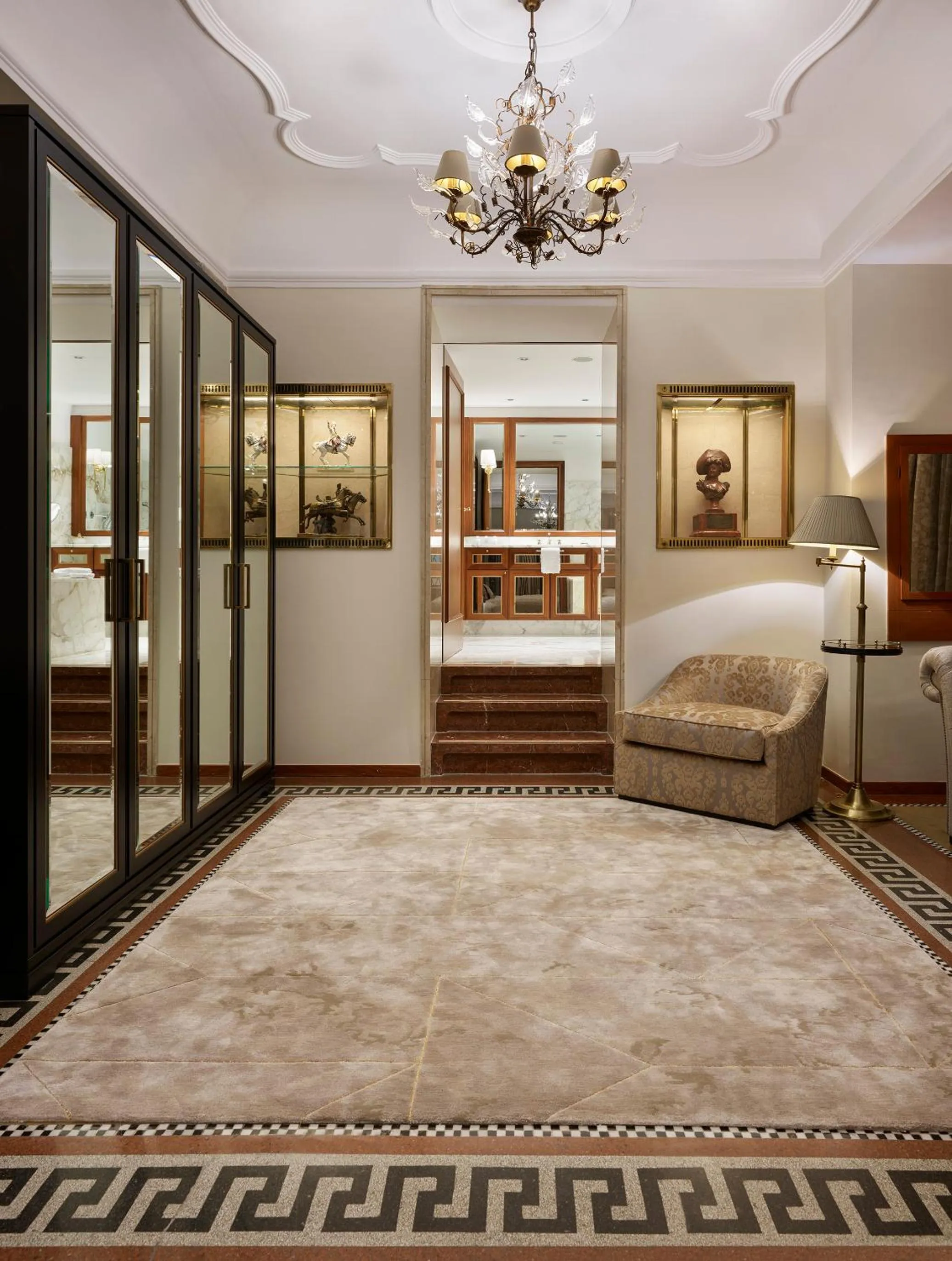 Photo of the whole room, Bed in Hotel Schloss Mönchstein