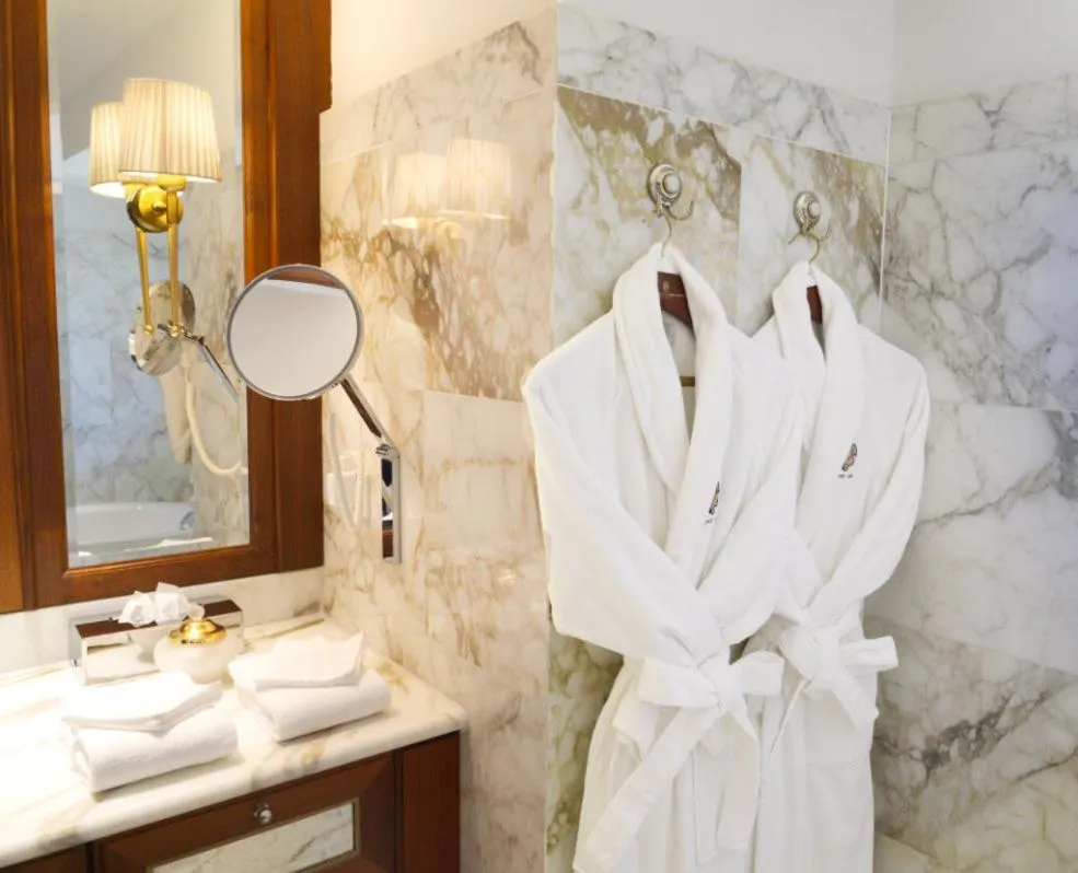 Bathroom in Hotel Schloss Mönchstein