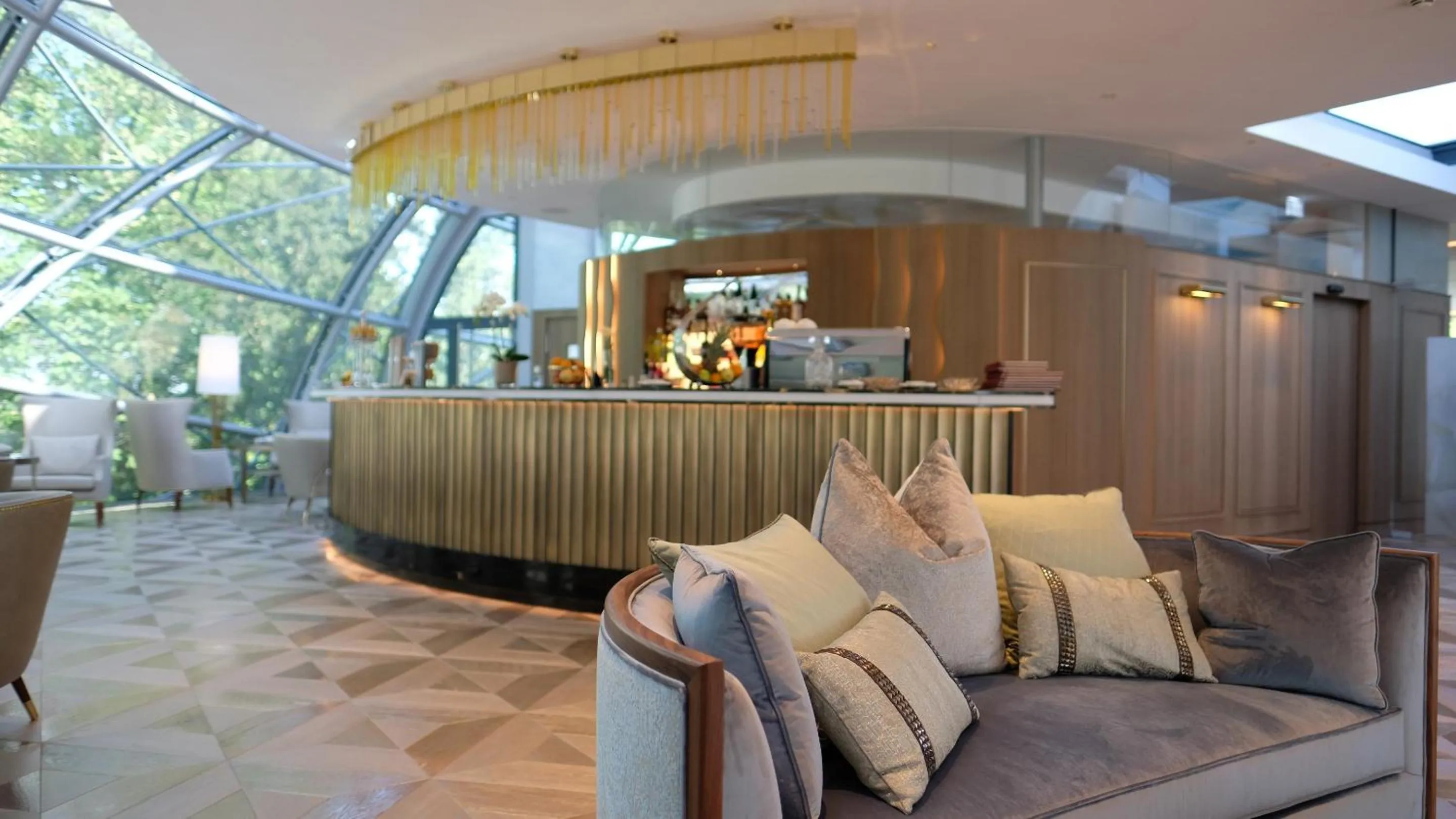 Lounge or bar in Hotel Schloss Mönchstein