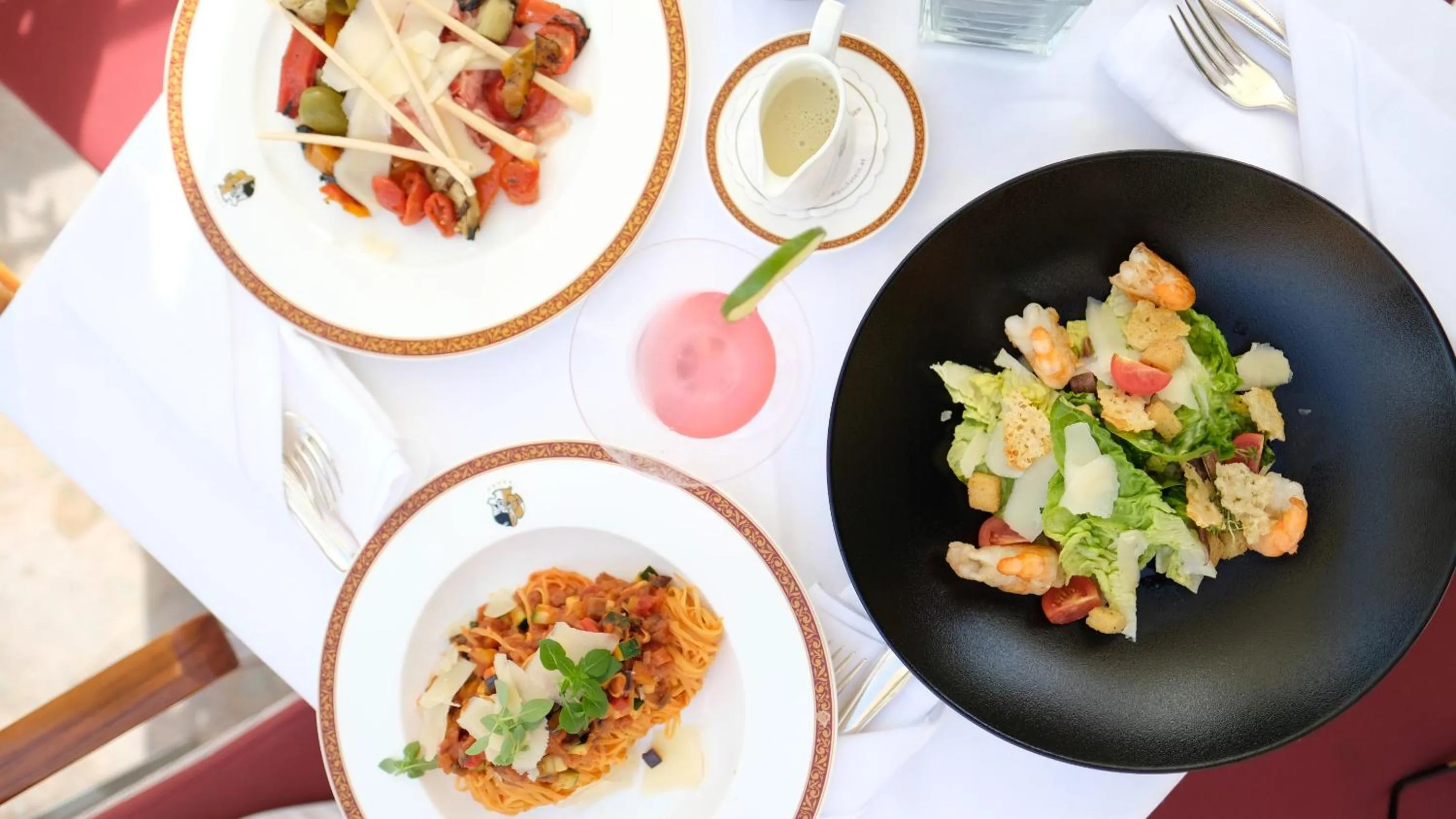 Food and drinks in Hotel Schloss Mönchstein