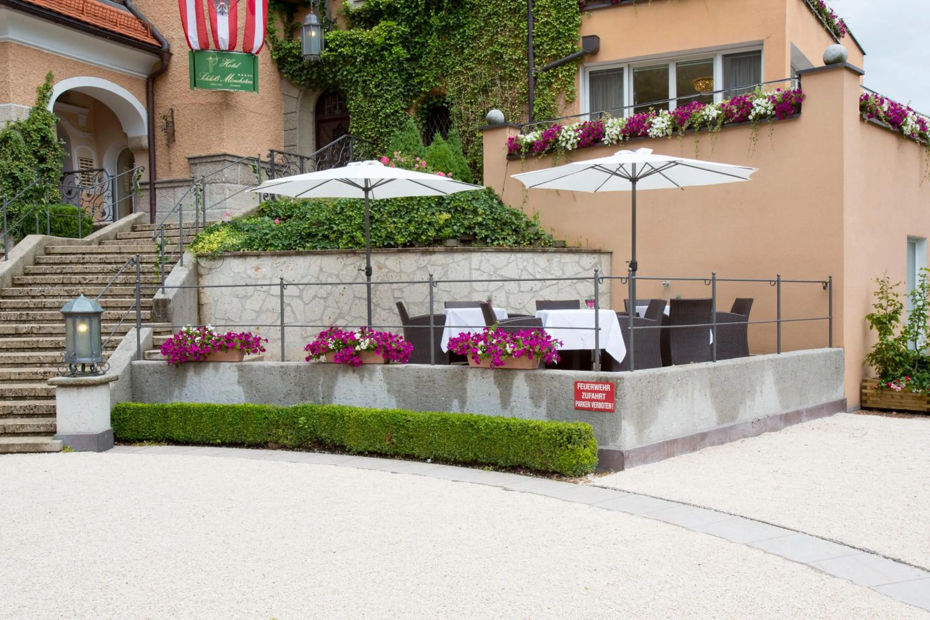 Property building in Hotel Schloss Mönchstein