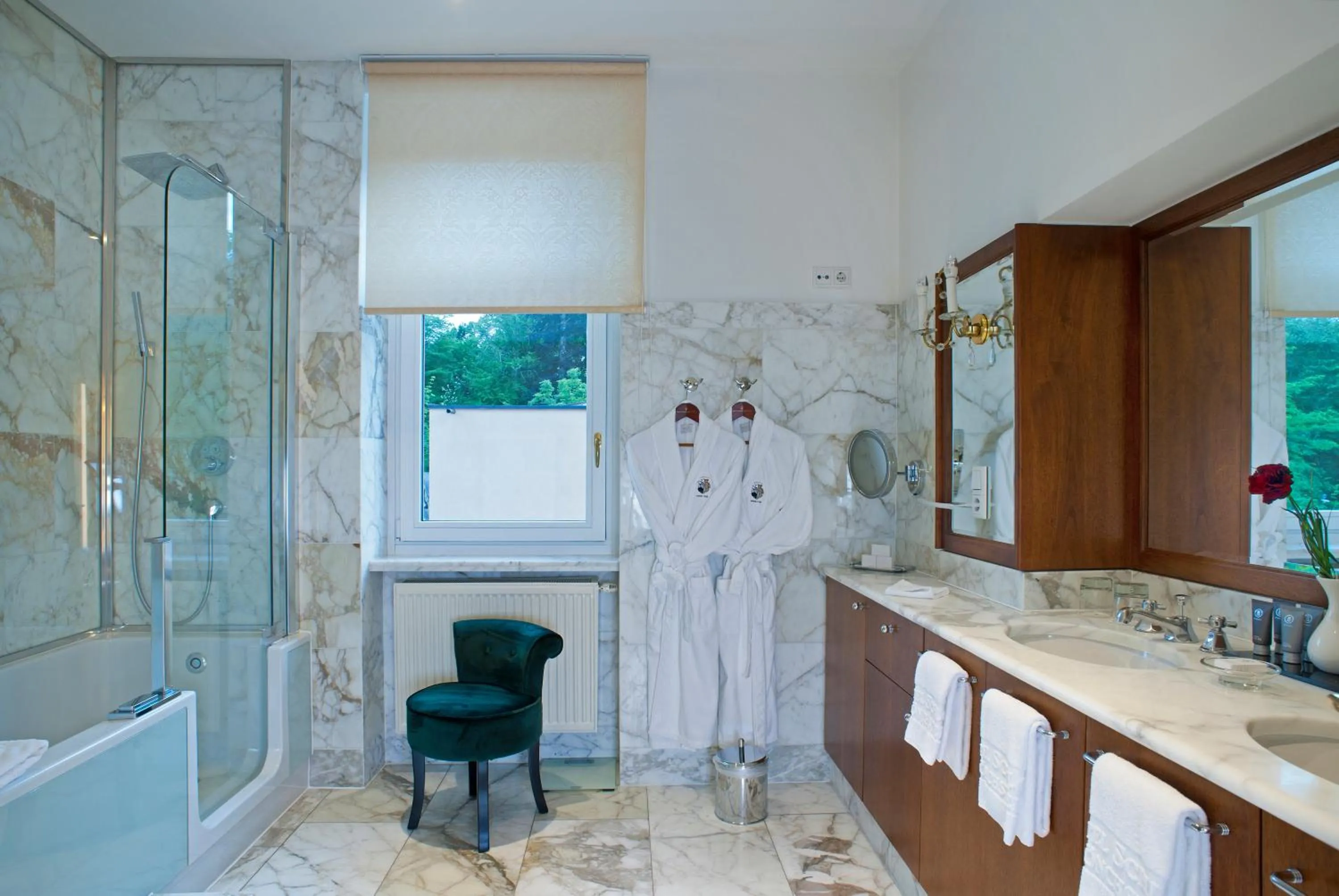 Bathroom in Hotel Schloss Mönchstein