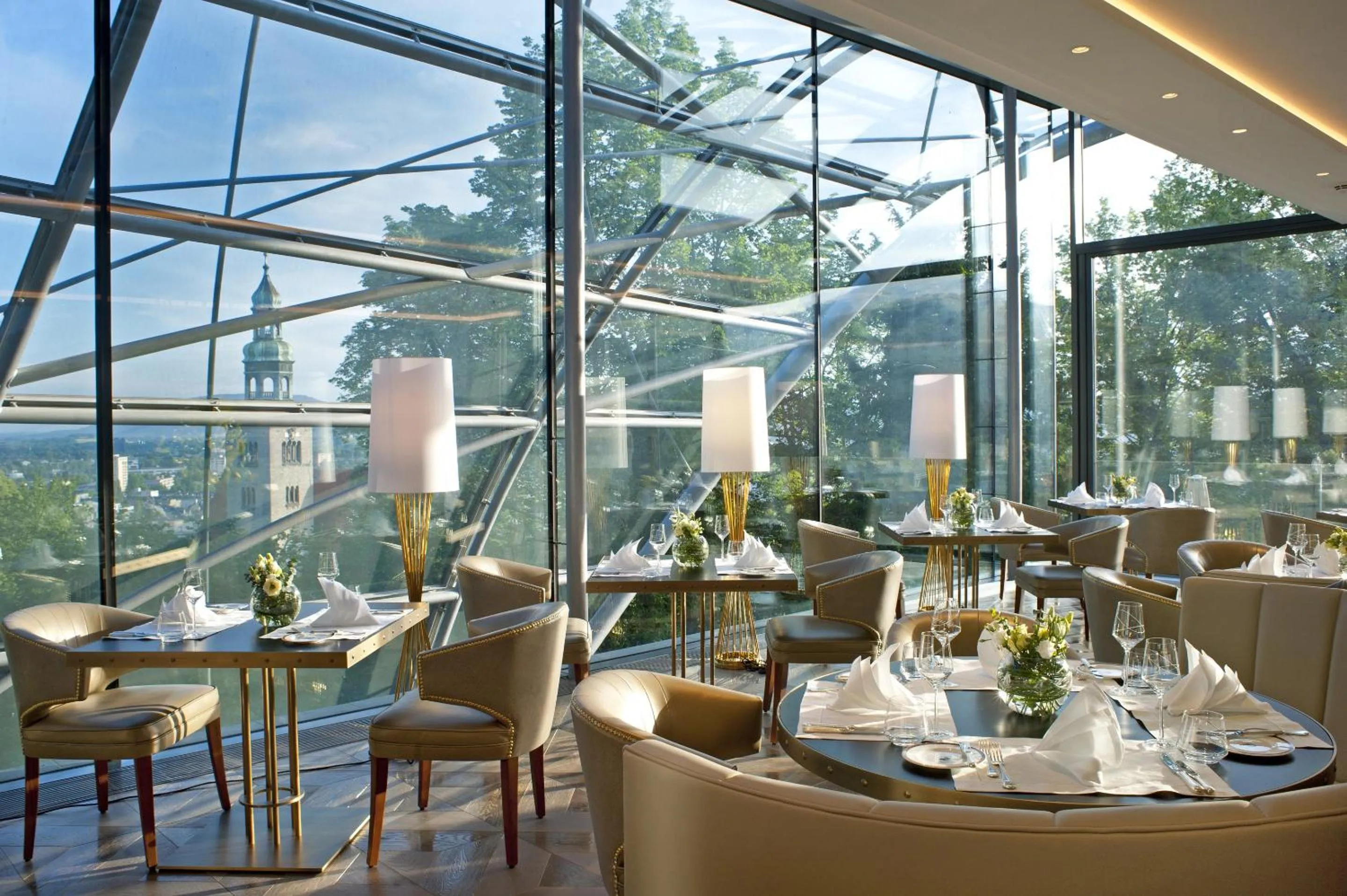 Restaurant/places to eat in Hotel Schloss Mönchstein