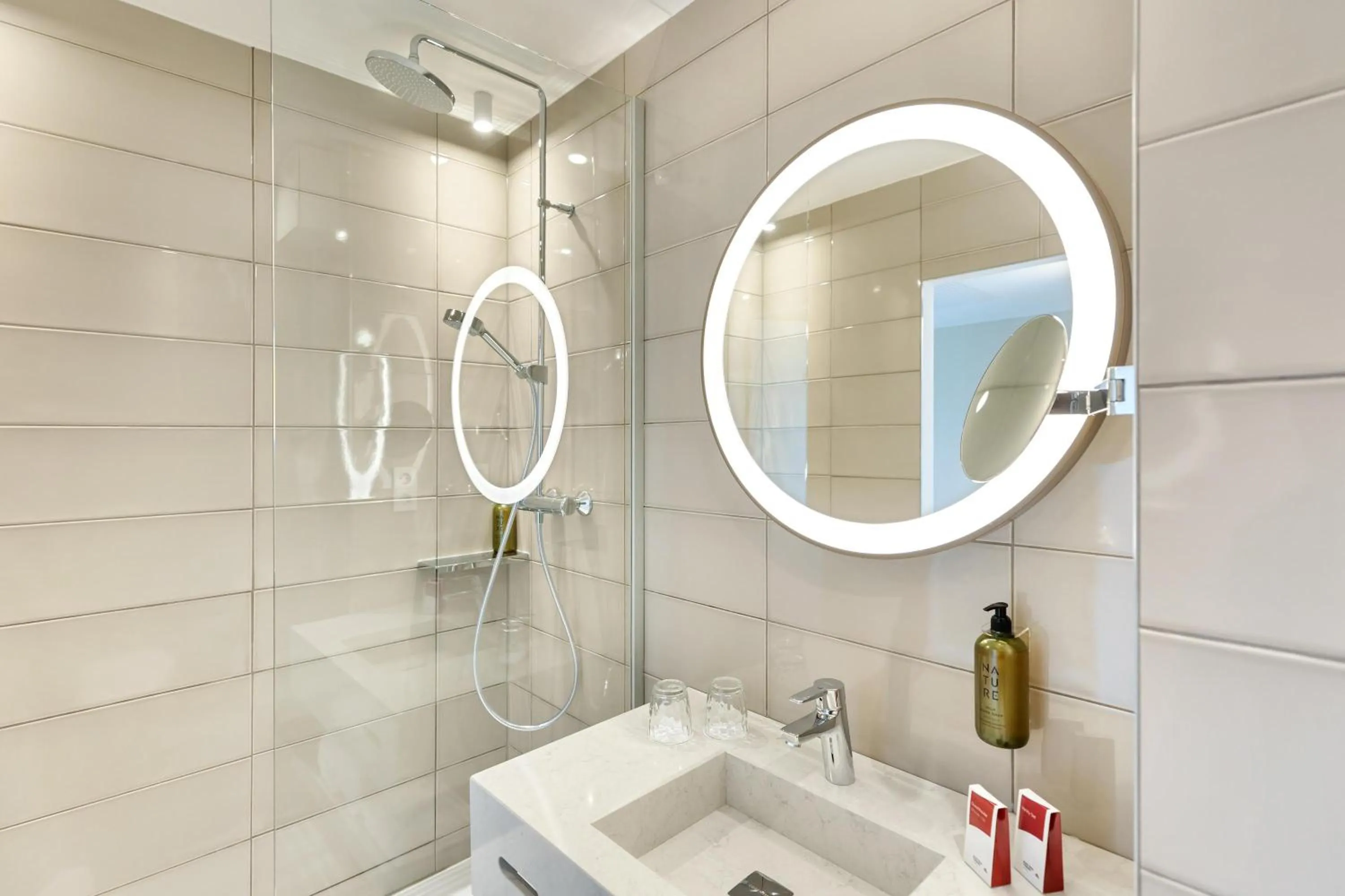 Shower in Austria Trend Hotel Bosei Wien