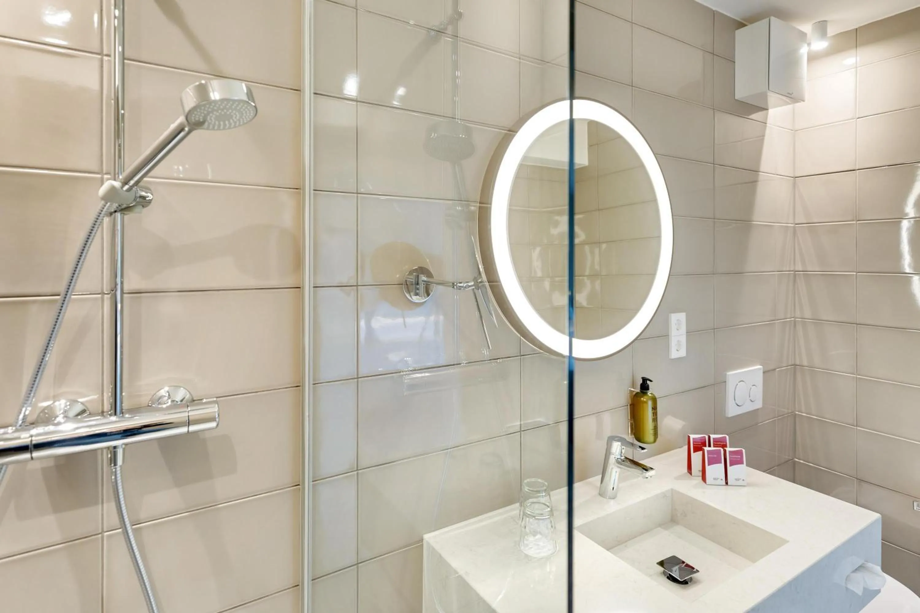 Shower in Austria Trend Hotel Bosei Wien