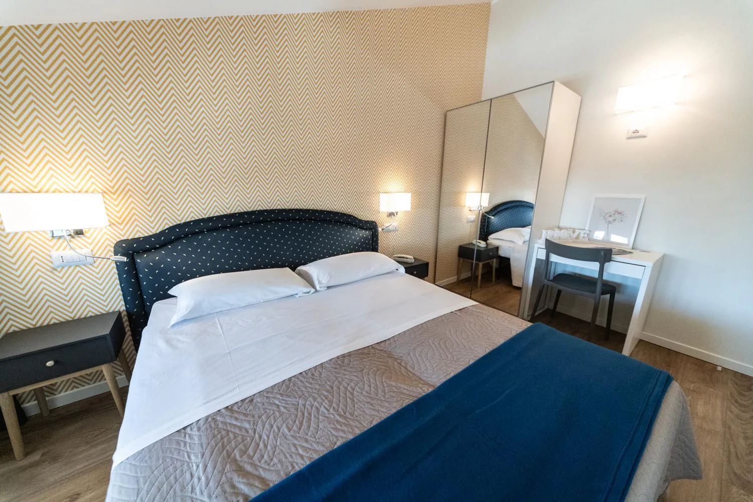 Bedroom, Bed in Hotel Kiss