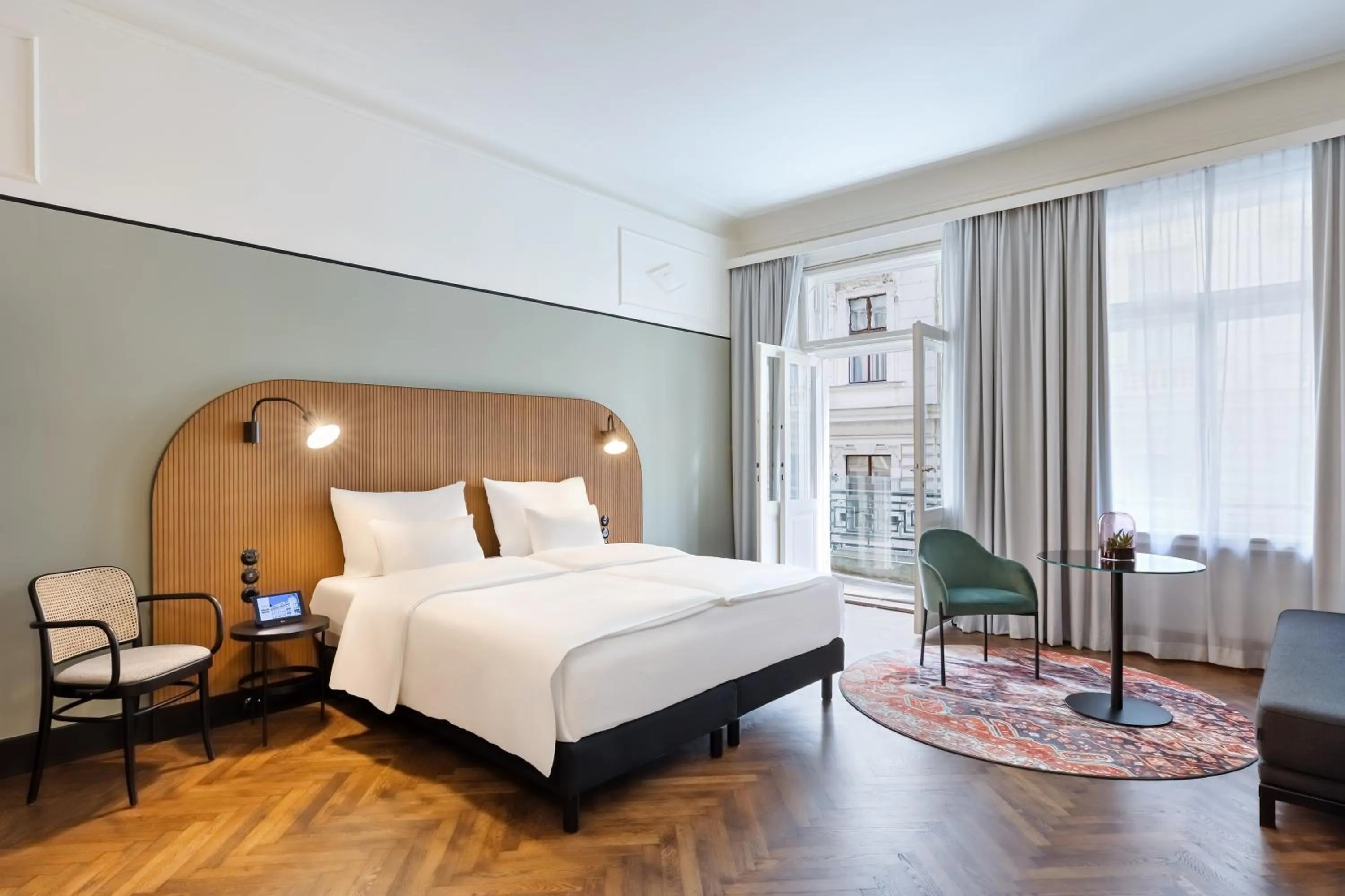 Bedroom, Bed in Hotel Astoria Vienna, Curio Collection by Hilton