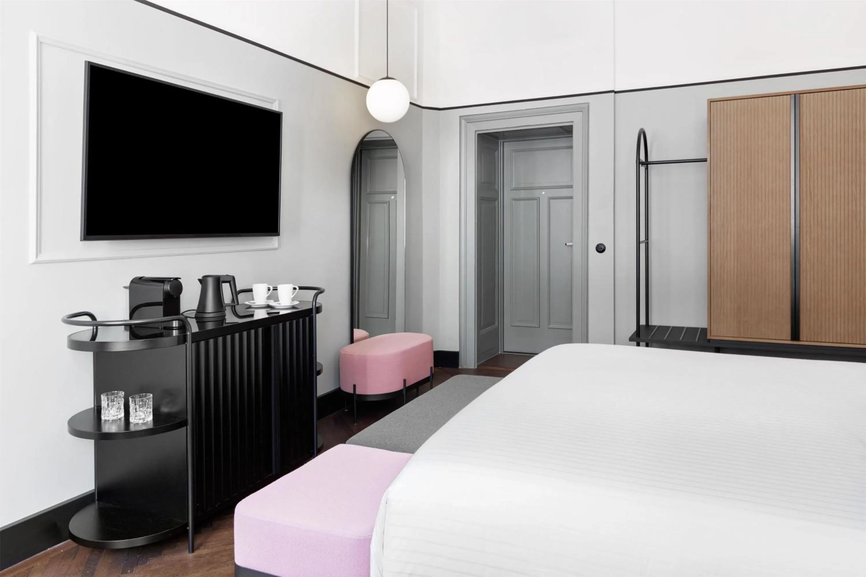 Bed in Hotel Astoria Vienna, Curio Collection by Hilton