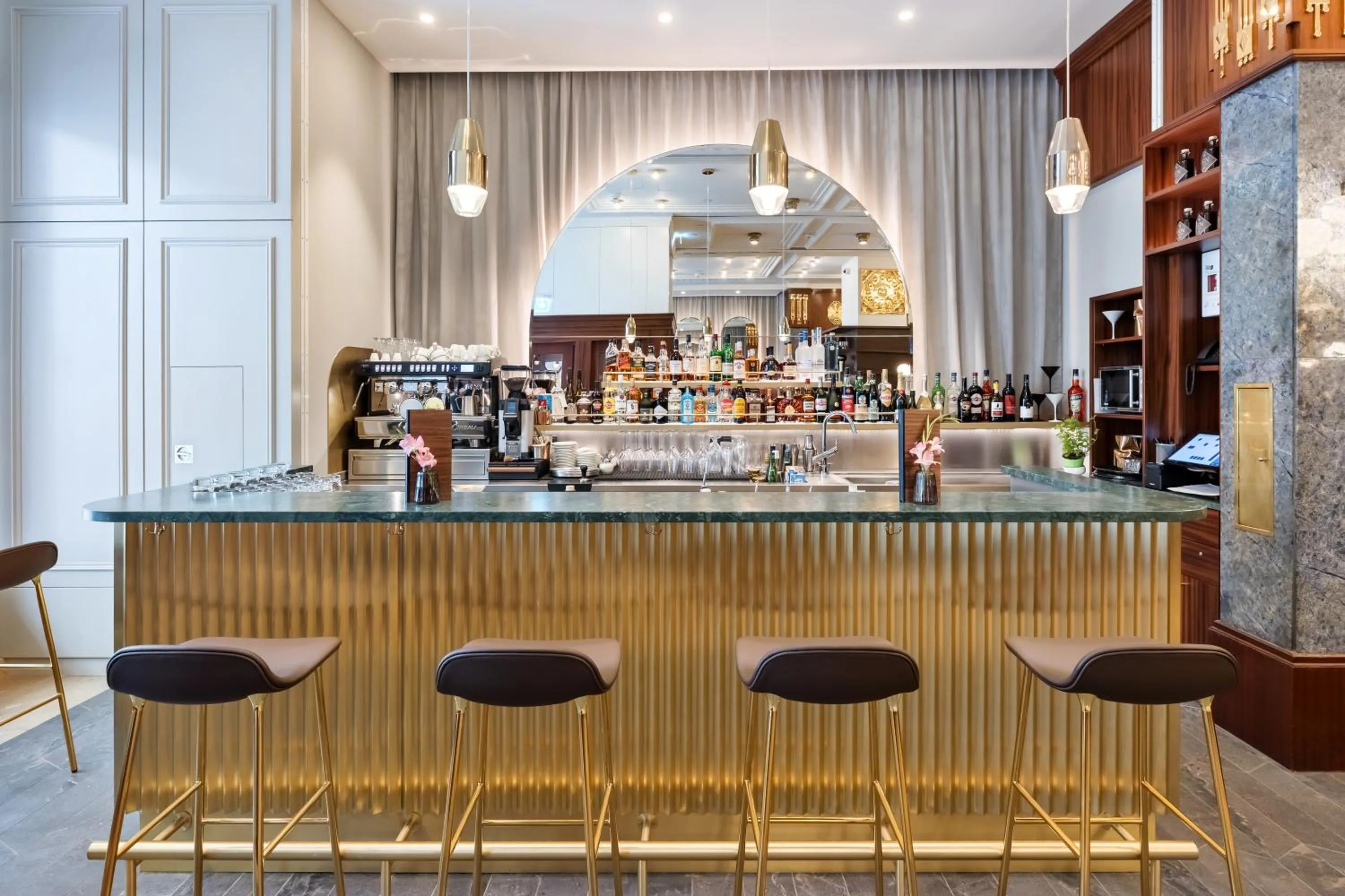Lounge or bar in Hotel Astoria Vienna, Curio Collection by Hilton