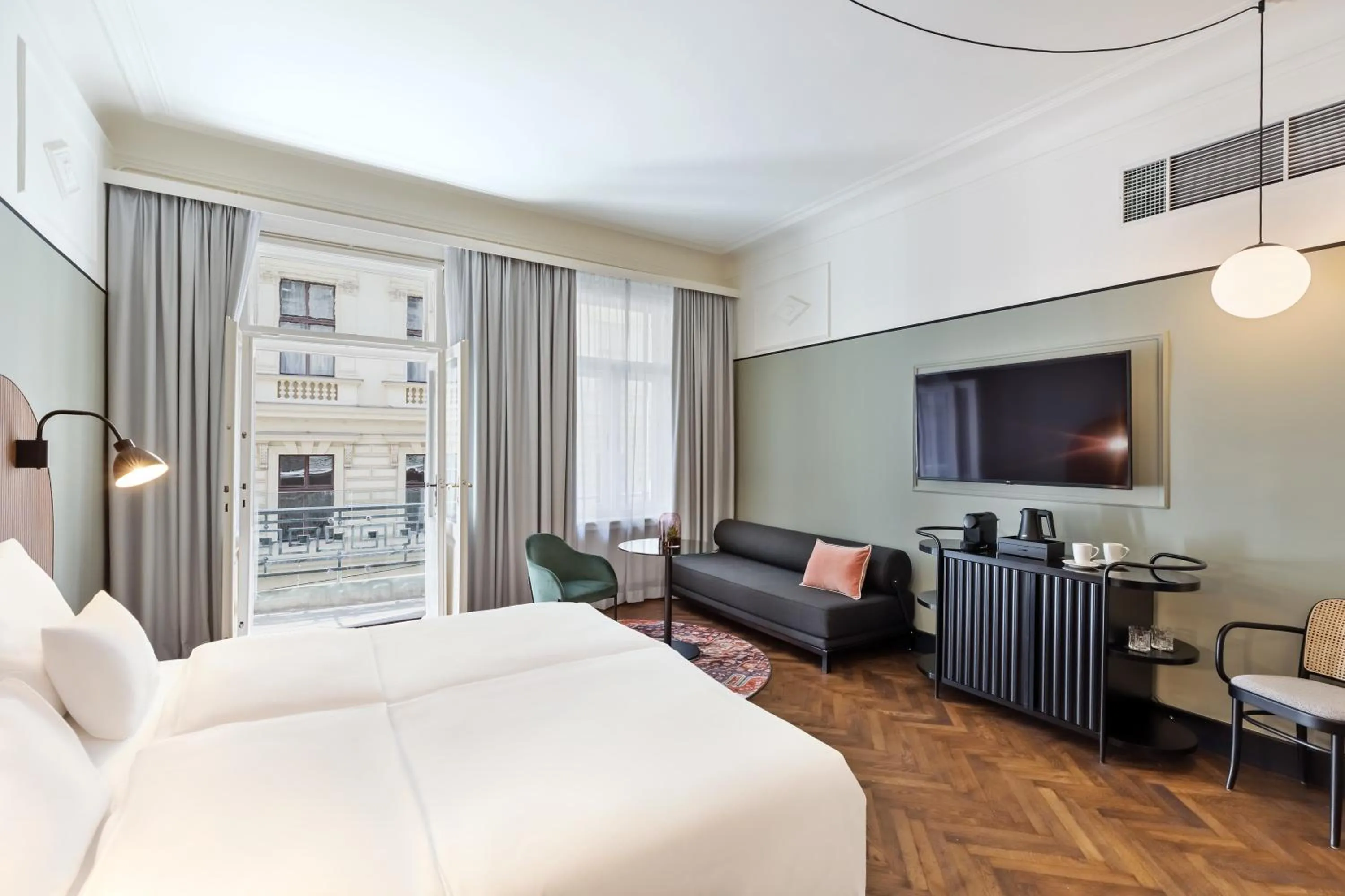 Bedroom, Bed in Hotel Astoria Vienna, Curio Collection by Hilton