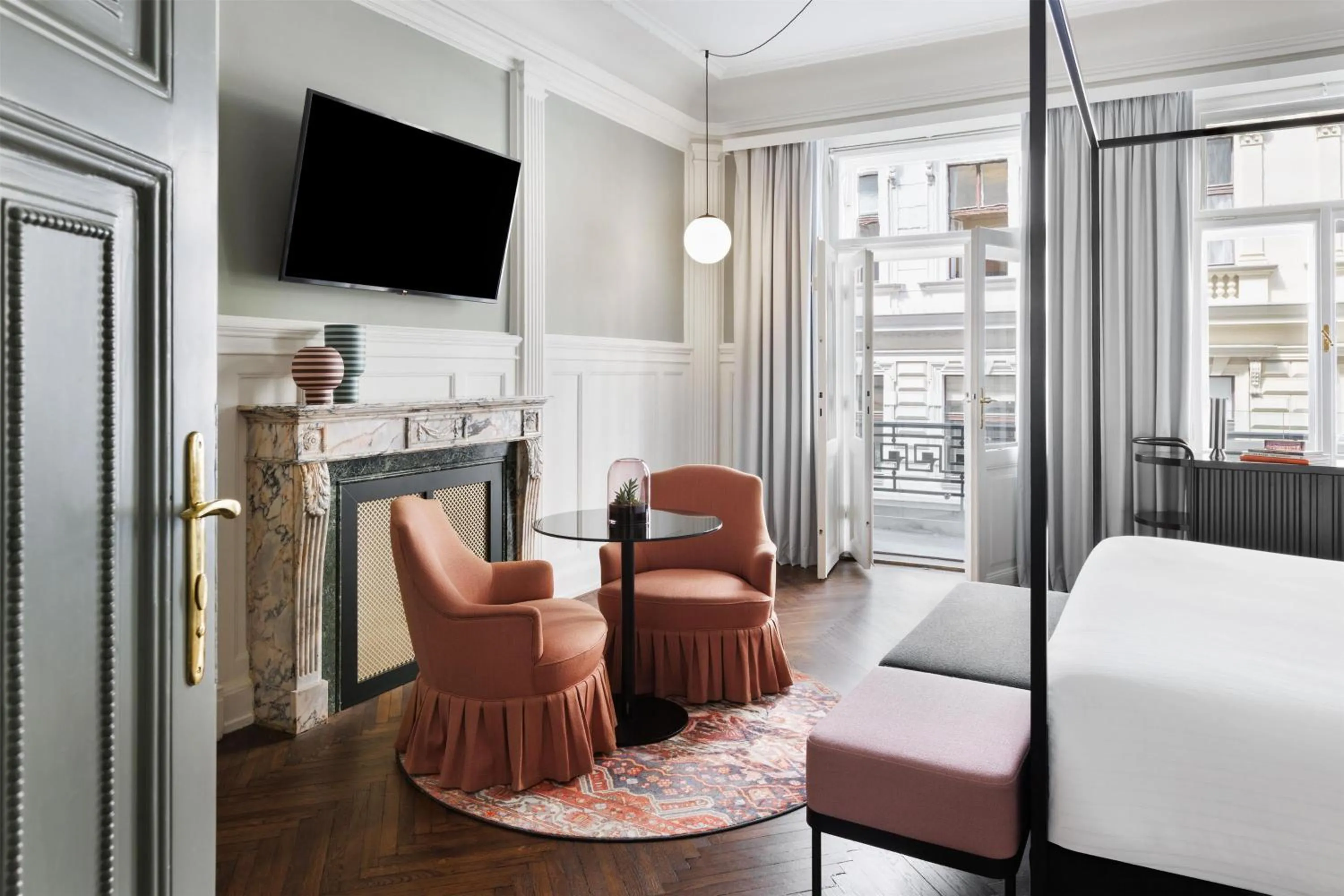 Bed in Hotel Astoria Vienna, Curio Collection by Hilton