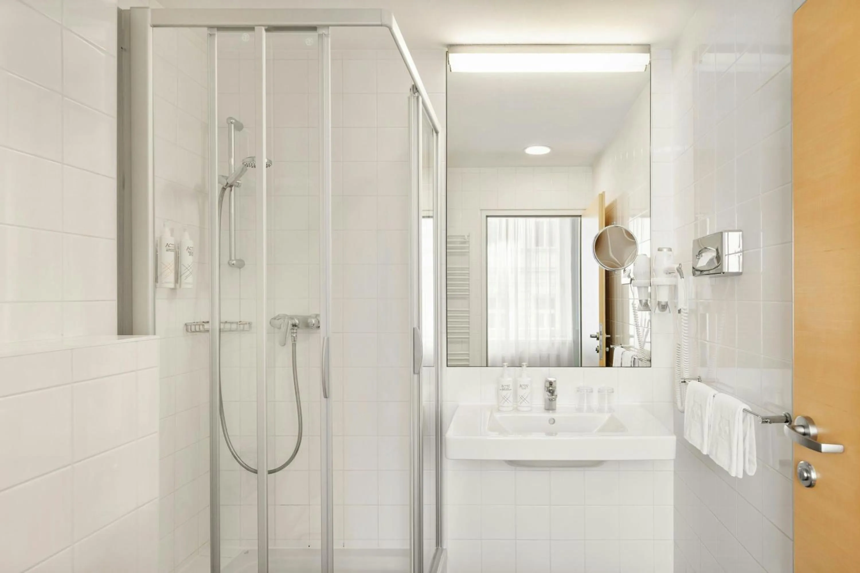 Bathroom in Four Points Flex by Sheraton Vienna Hauptbahnhof