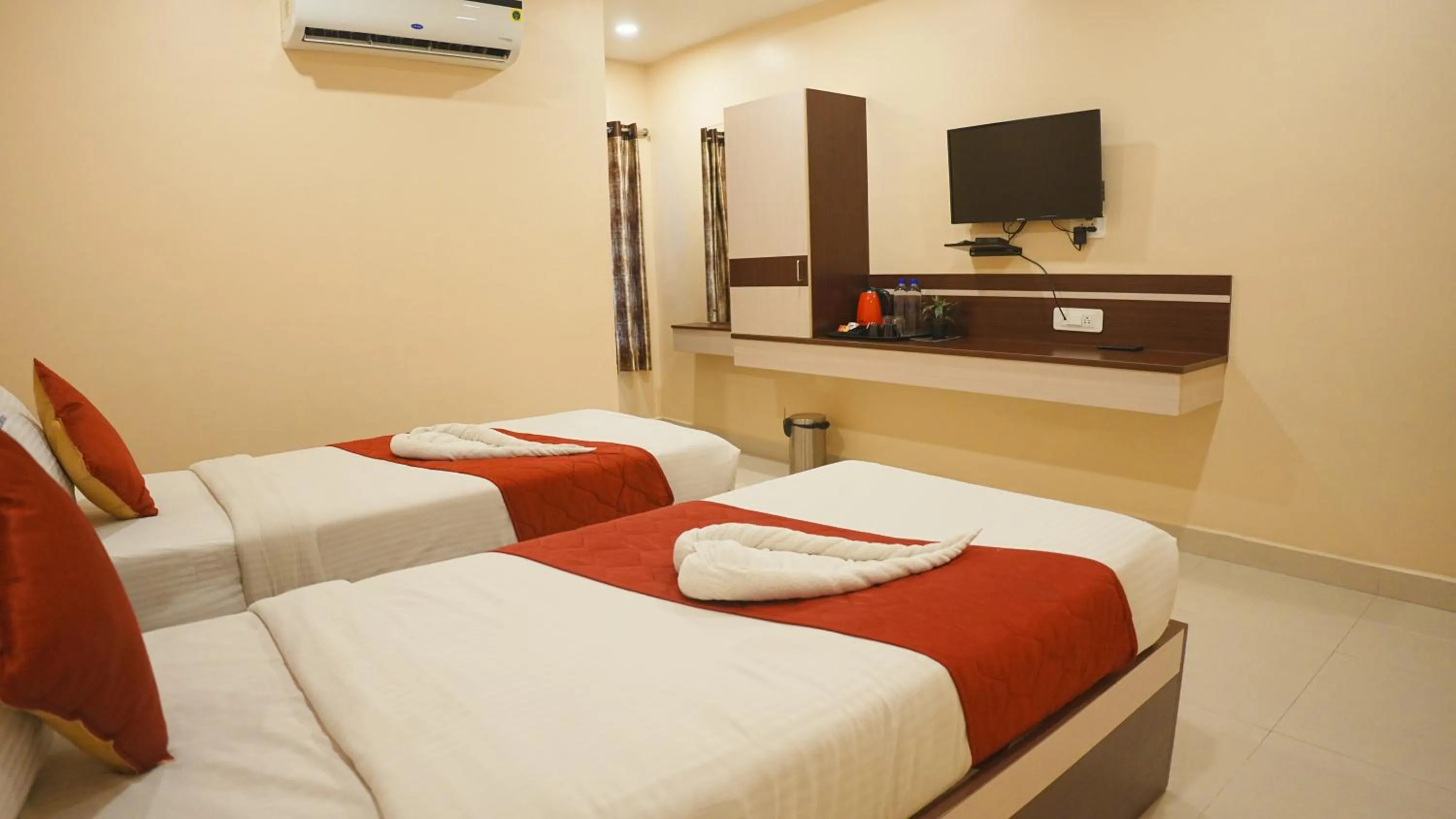 Bedroom, Bed in Hotel Mountview Comforts