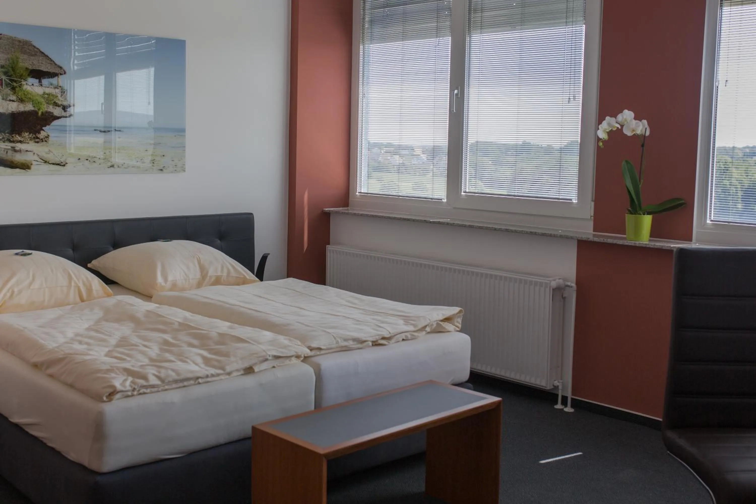 Bed in Hotel Weitblick Bielefeld