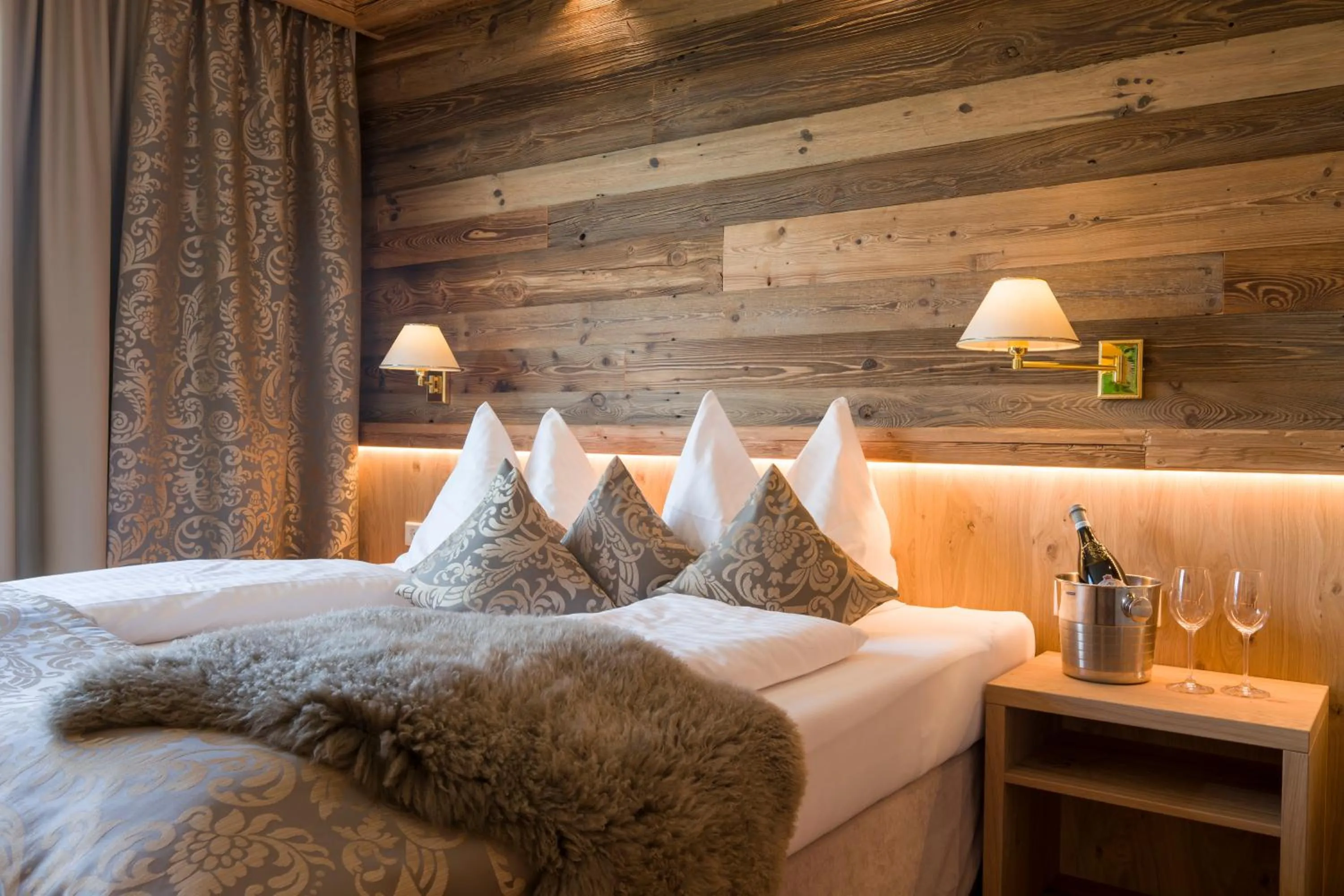 Photo of the whole room, Bed in Hotel Panorama Royal