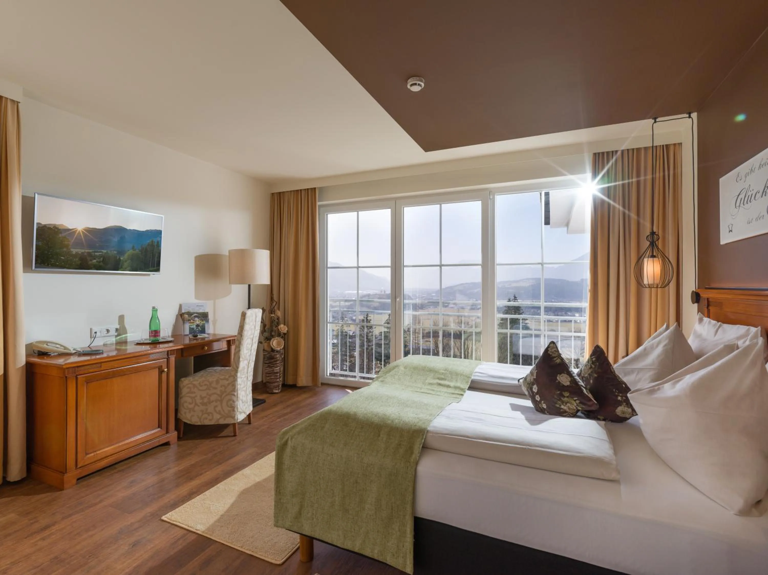 Photo of the whole room, Bed in Hotel Panorama Royal