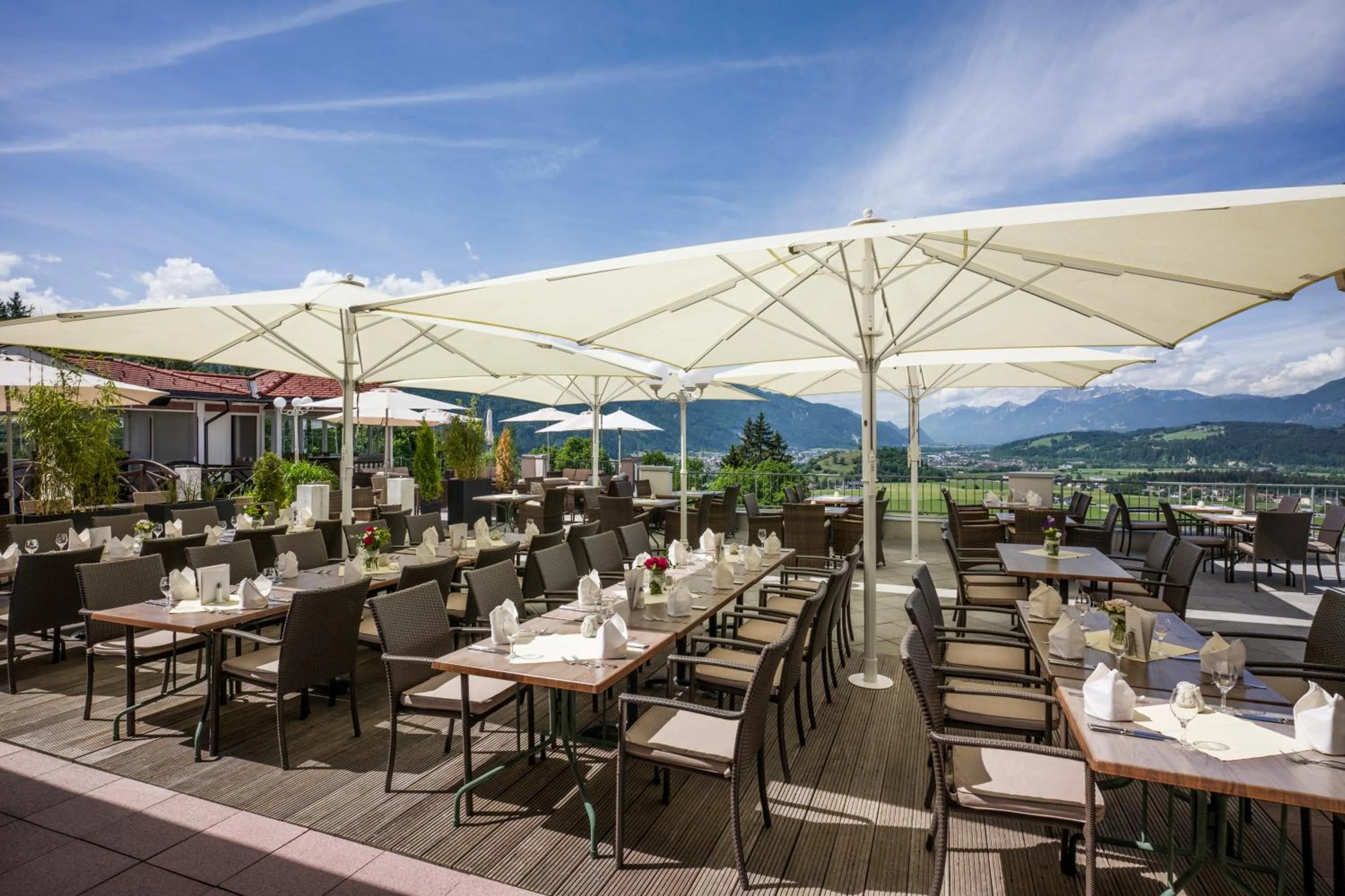 Restaurant/places to eat in Hotel Panorama Royal