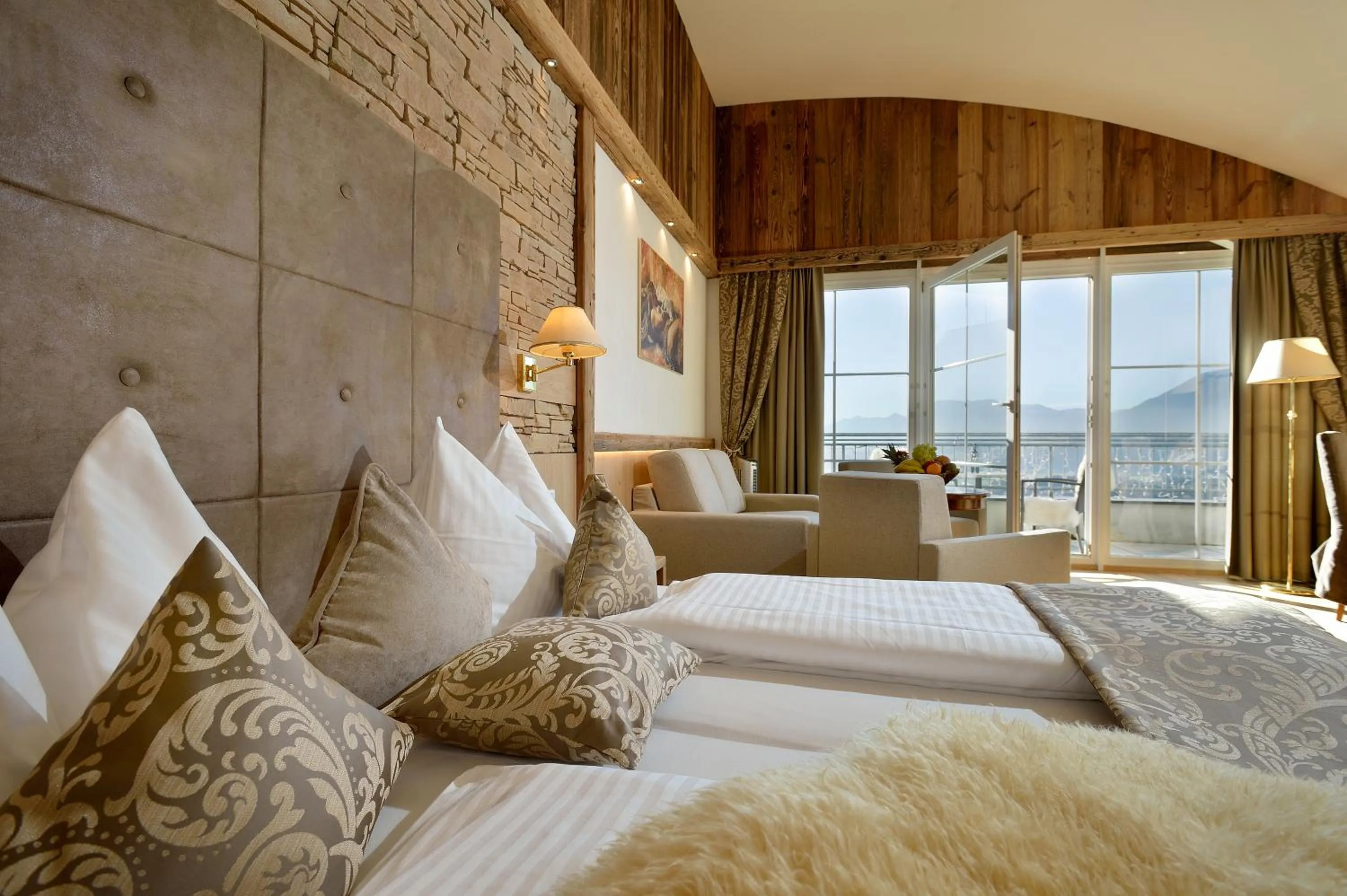 Photo of the whole room, Bed in Hotel Panorama Royal