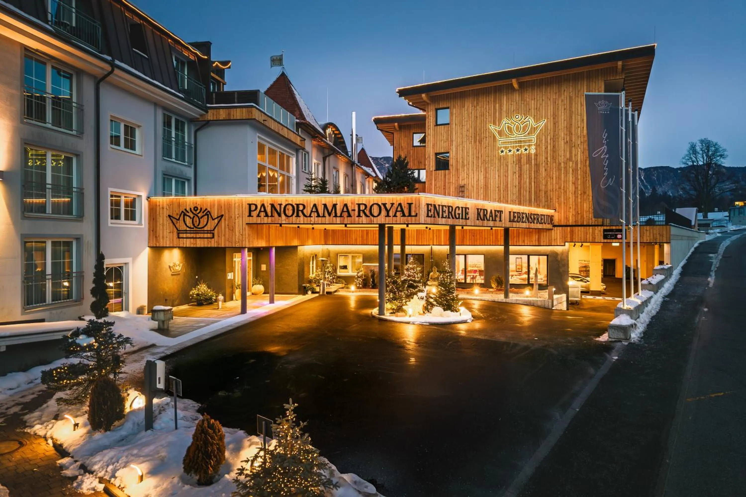 Property building in Hotel Panorama Royal