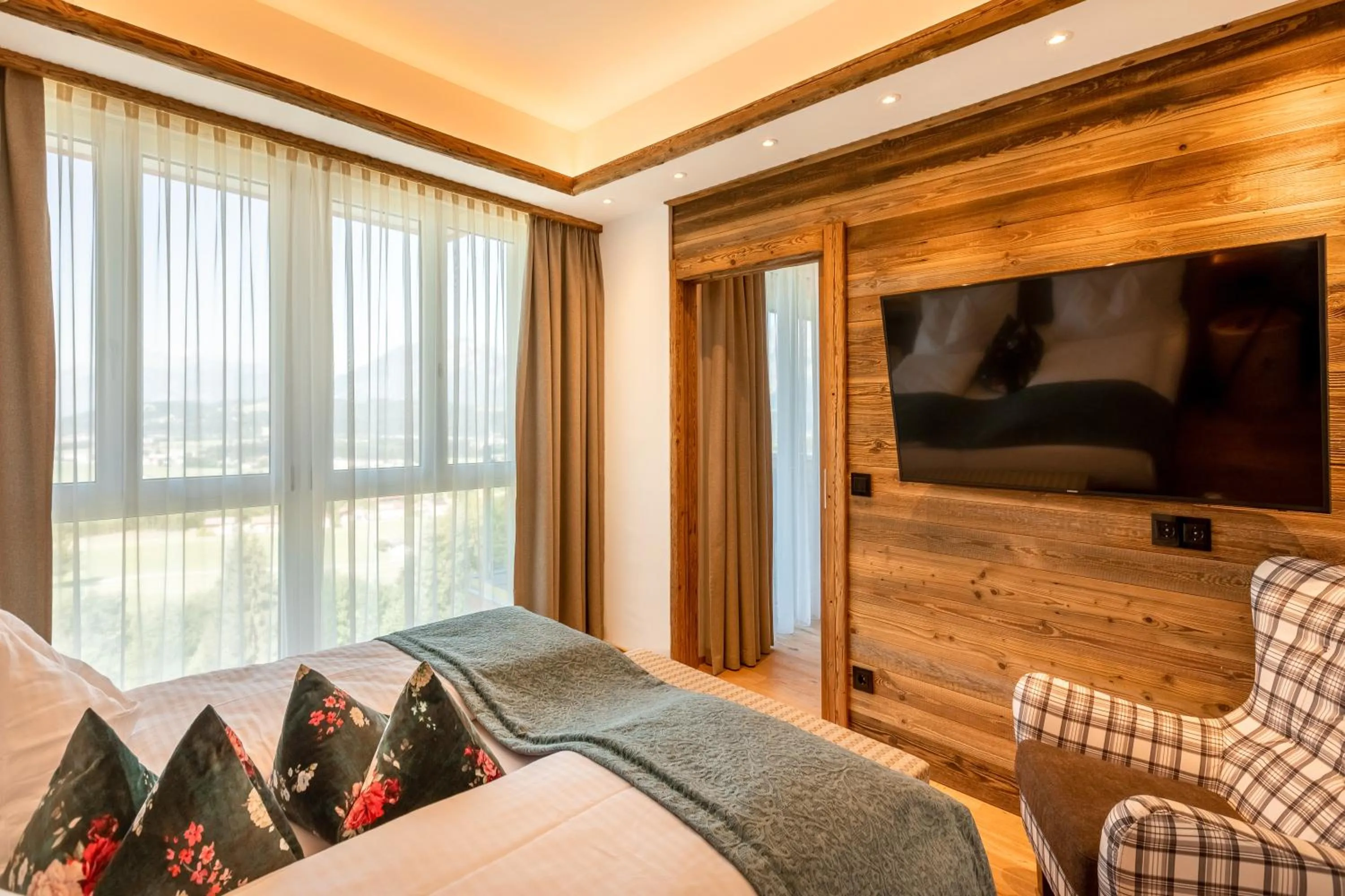 Photo of the whole room, Bed in Hotel Panorama Royal