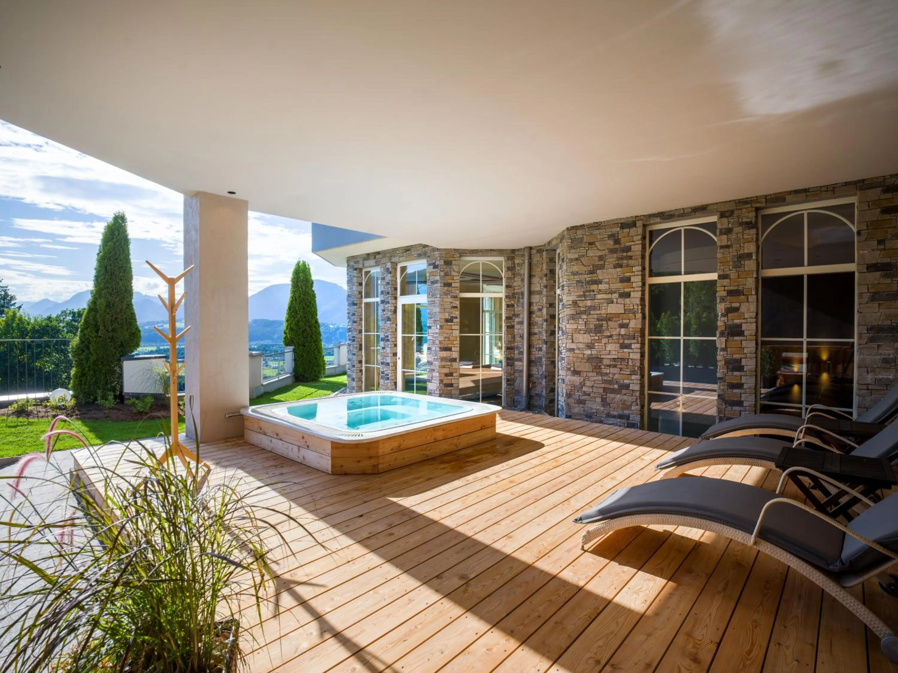 Hot Tub in Hotel Panorama Royal