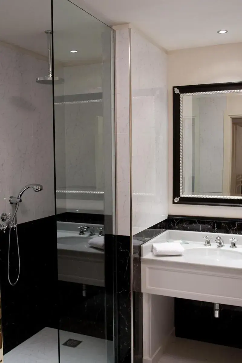 Twin Room in Hotel Maxim Twin Room in Hotel Maxim