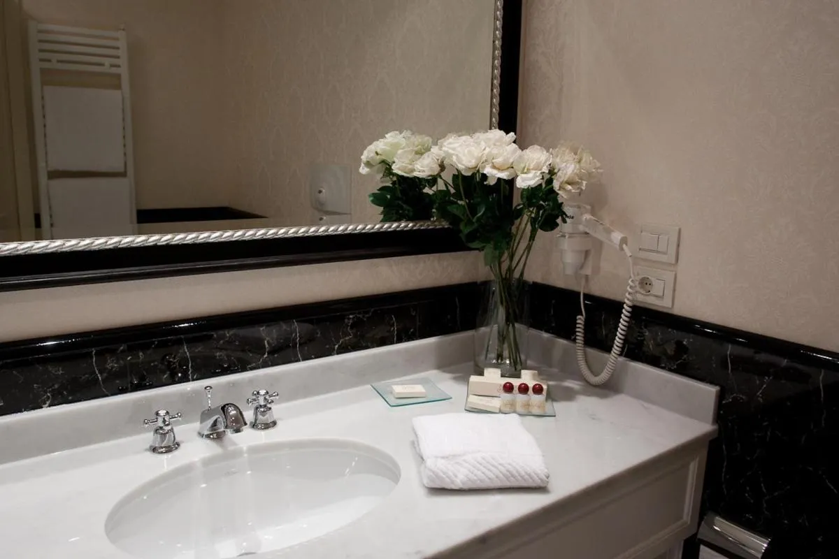 Bathroom in Hotel Maxim