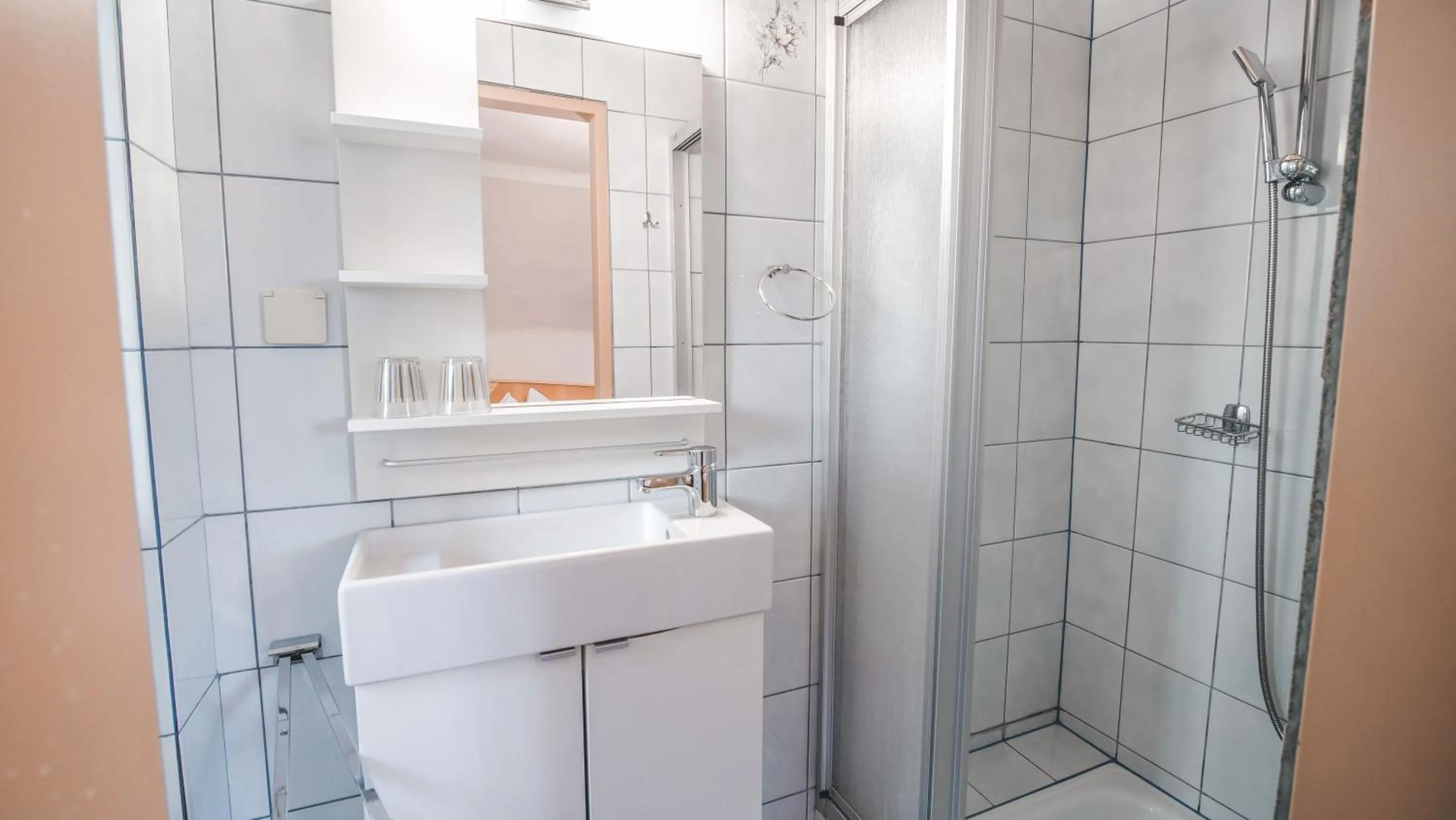 Bathroom in Hotel Kärntnerhof Velden by S4Y