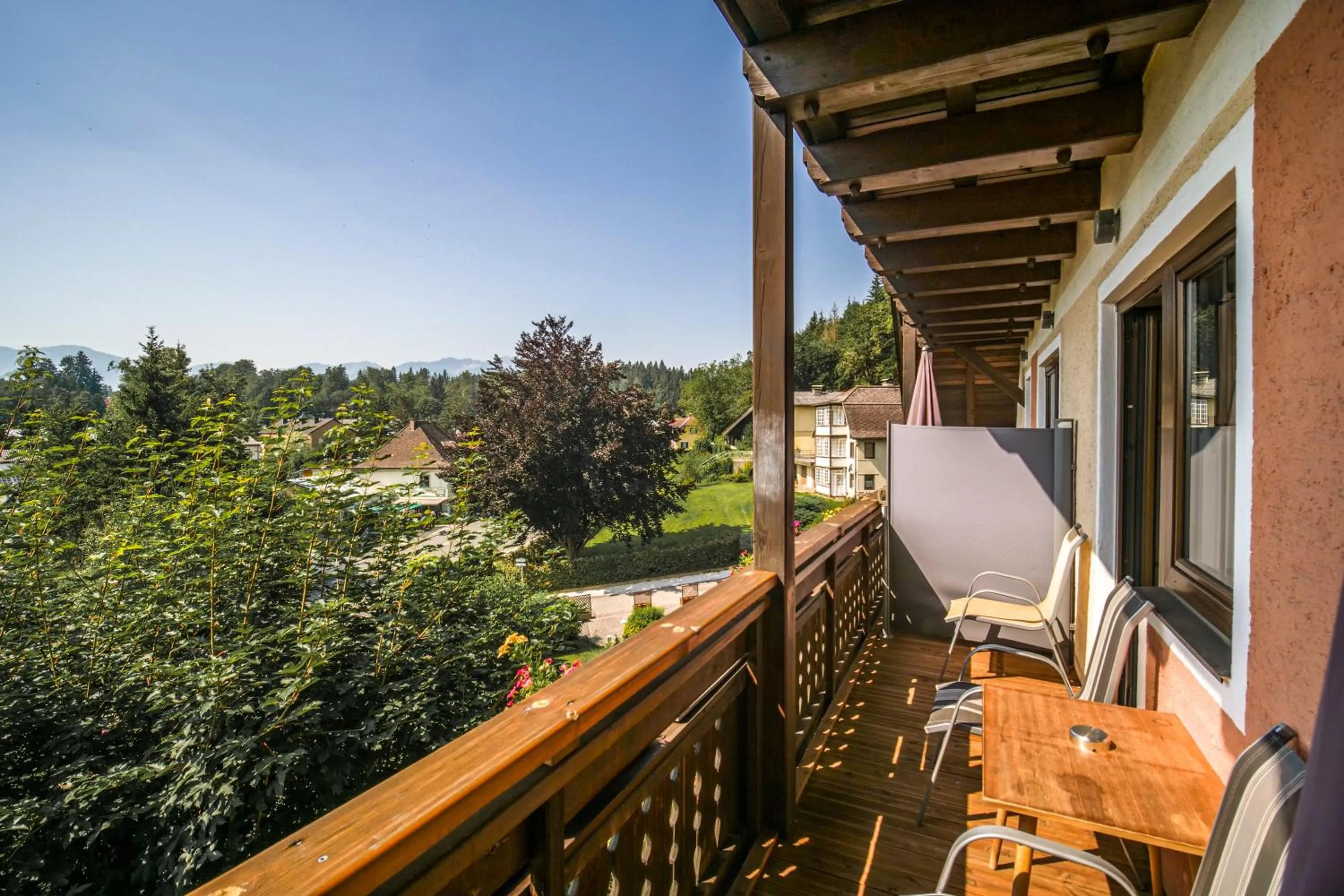 Balcony/Terrace in Hotel Kärntnerhof Velden by S4Y