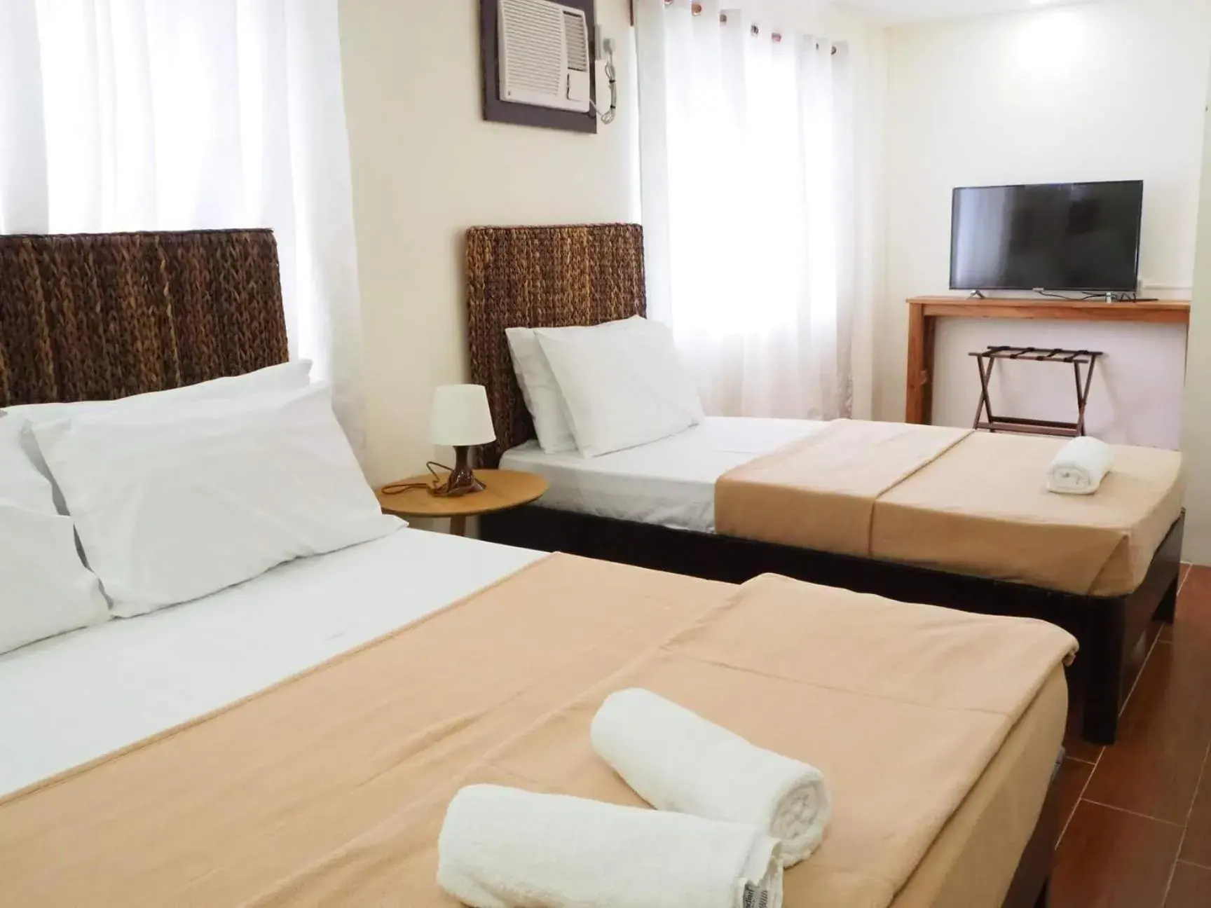 Junior Suite in Thirdys Tourist Inn Junior Suite in Thirdys Tourist Inn