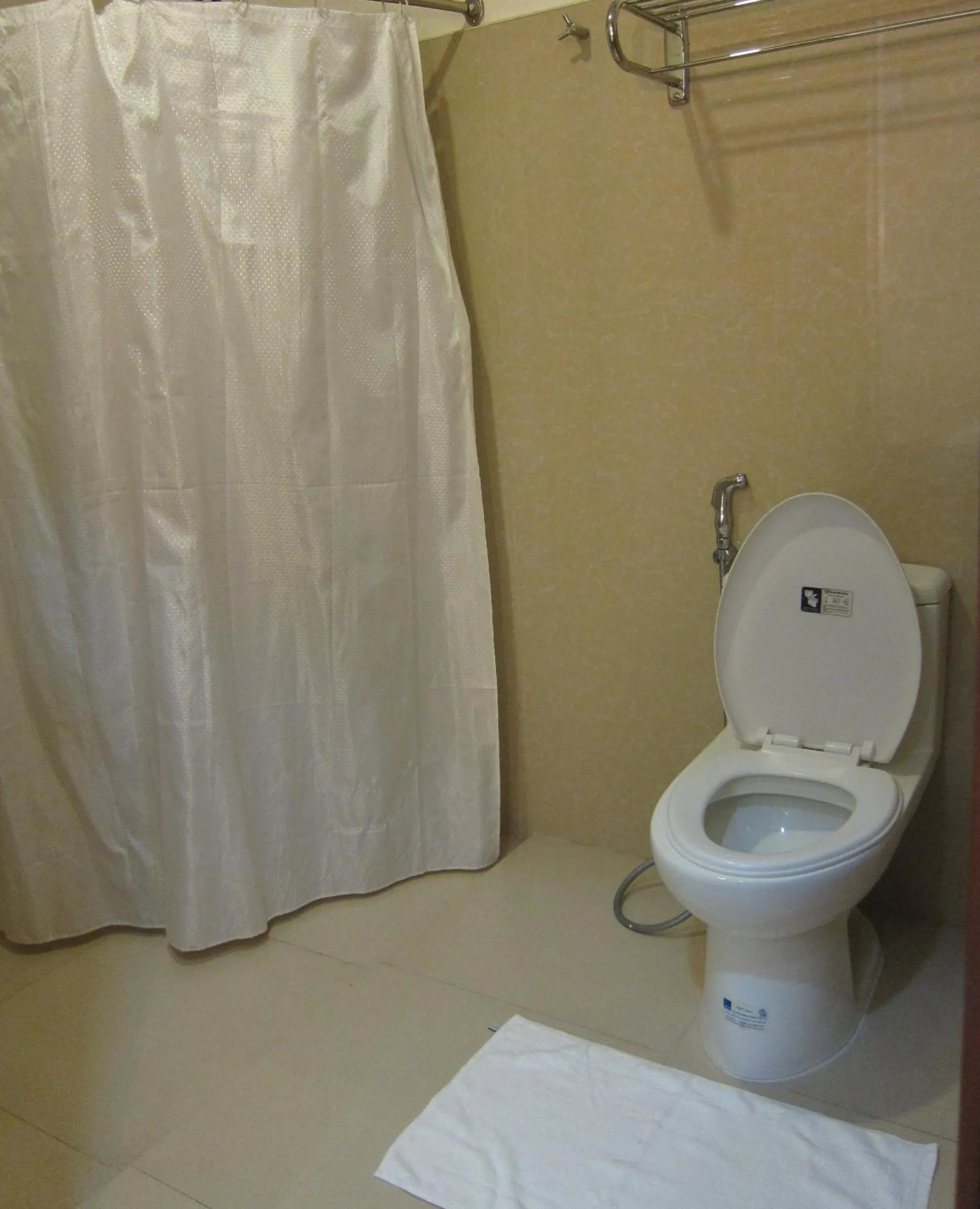 Bathroom in Thirdys Tourist Inn