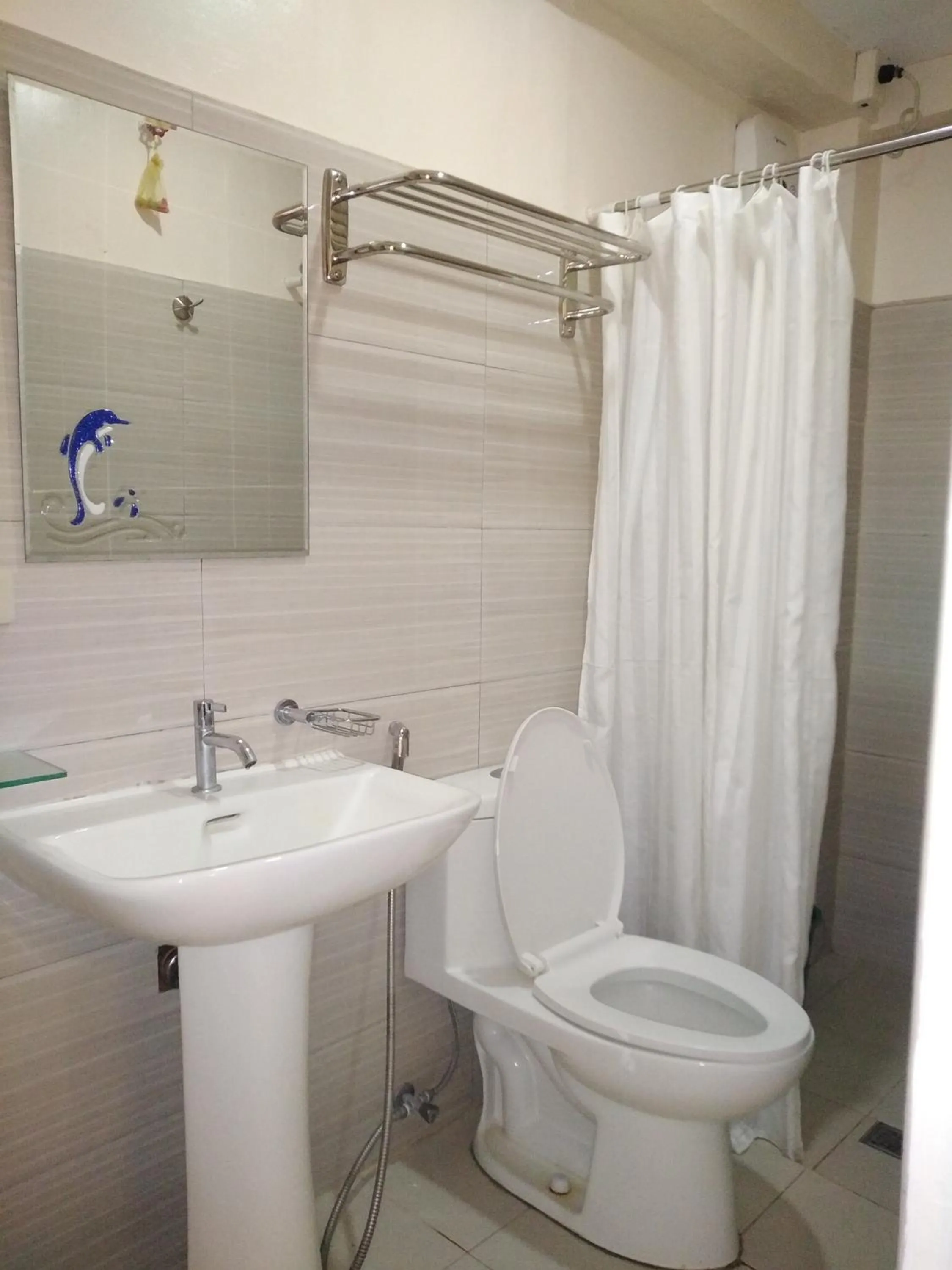 Bathroom in Thirdys Tourist Inn