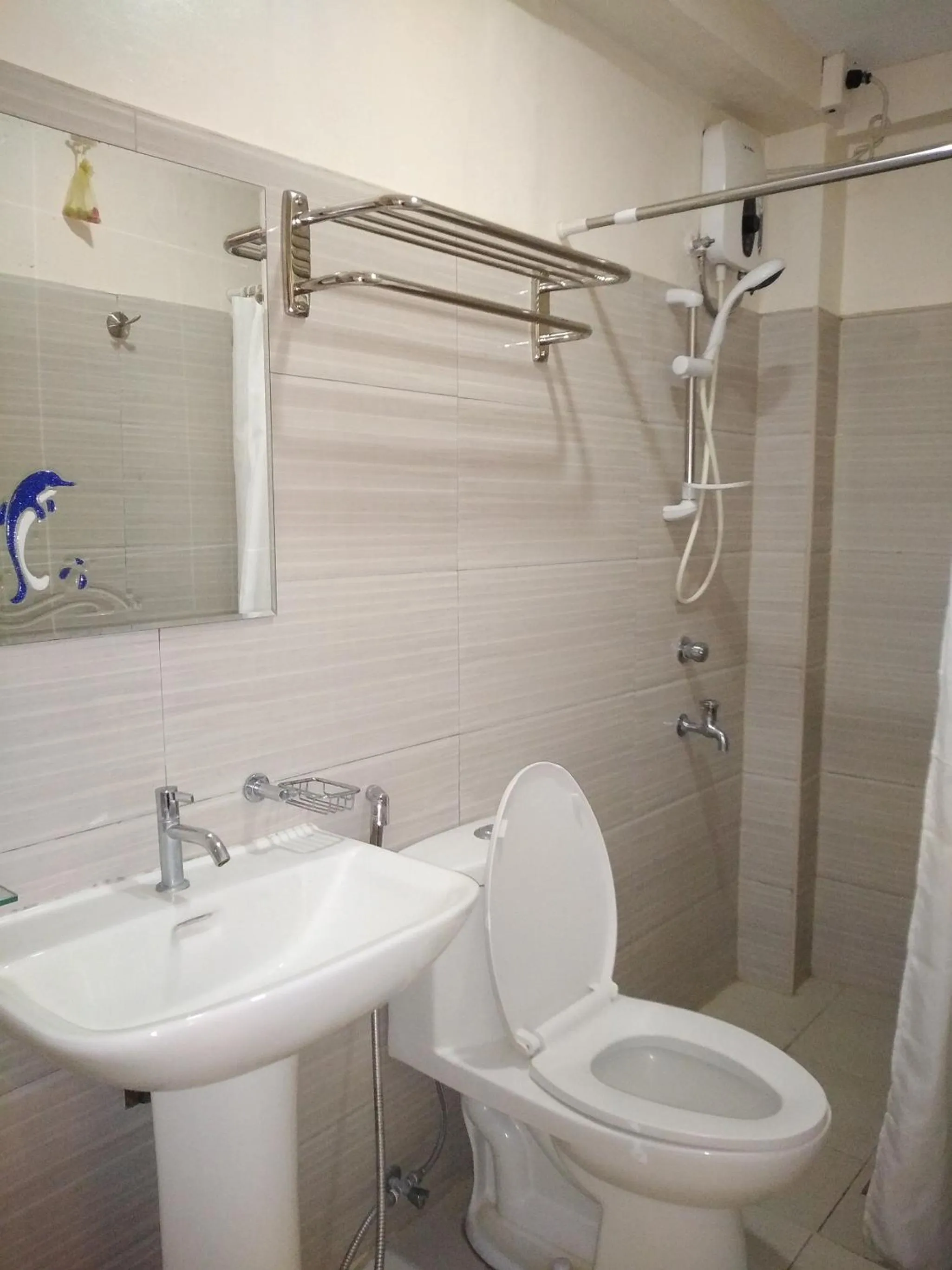 Bathroom in Thirdys Tourist Inn