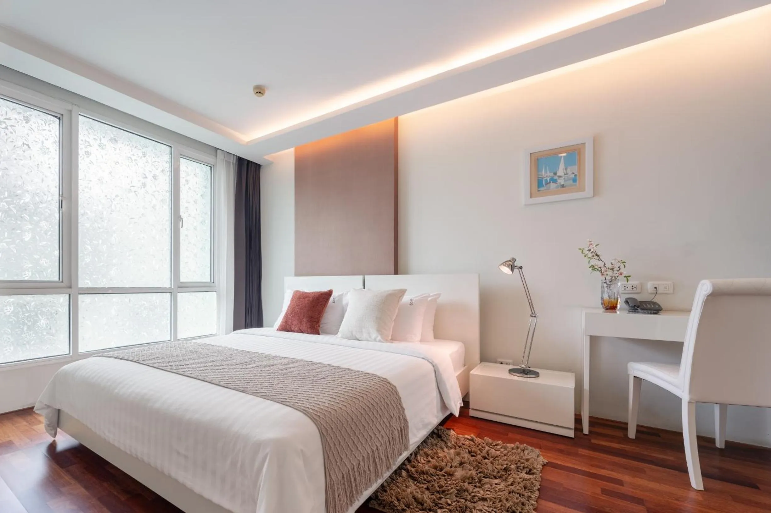 Bed in Beverly 33 by Aspira