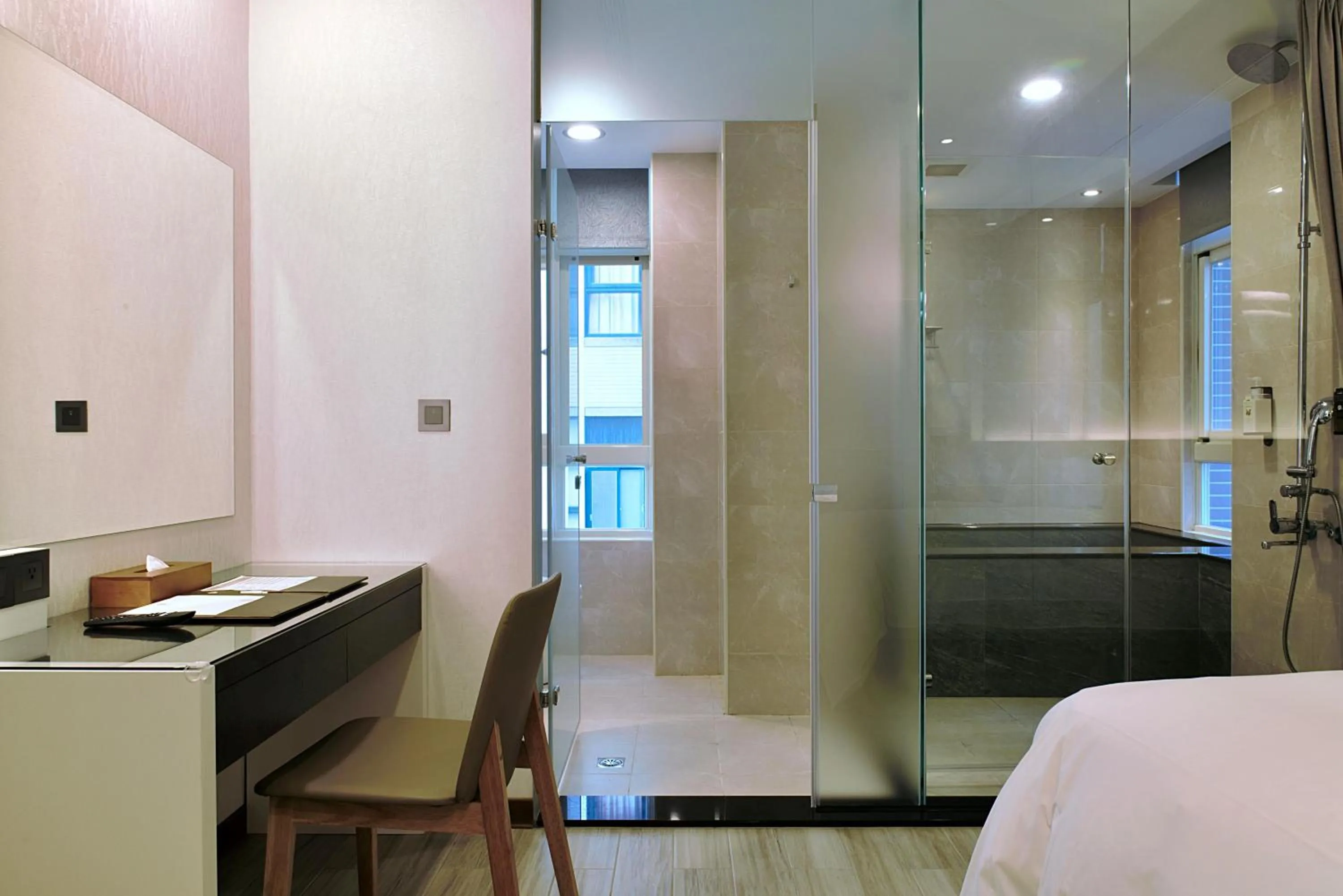 Muen Yuan Dong Hot Spring Hotel