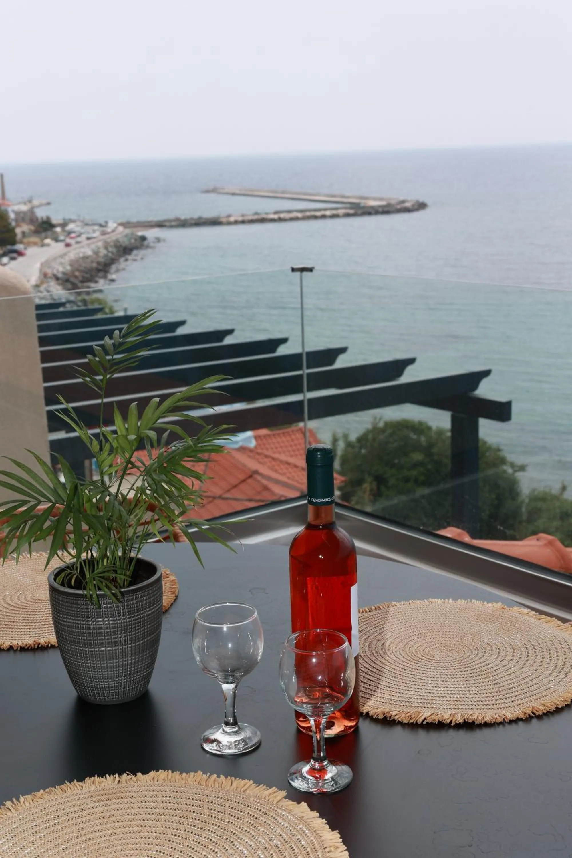 Day in Paris-Irini Studios And Apartments