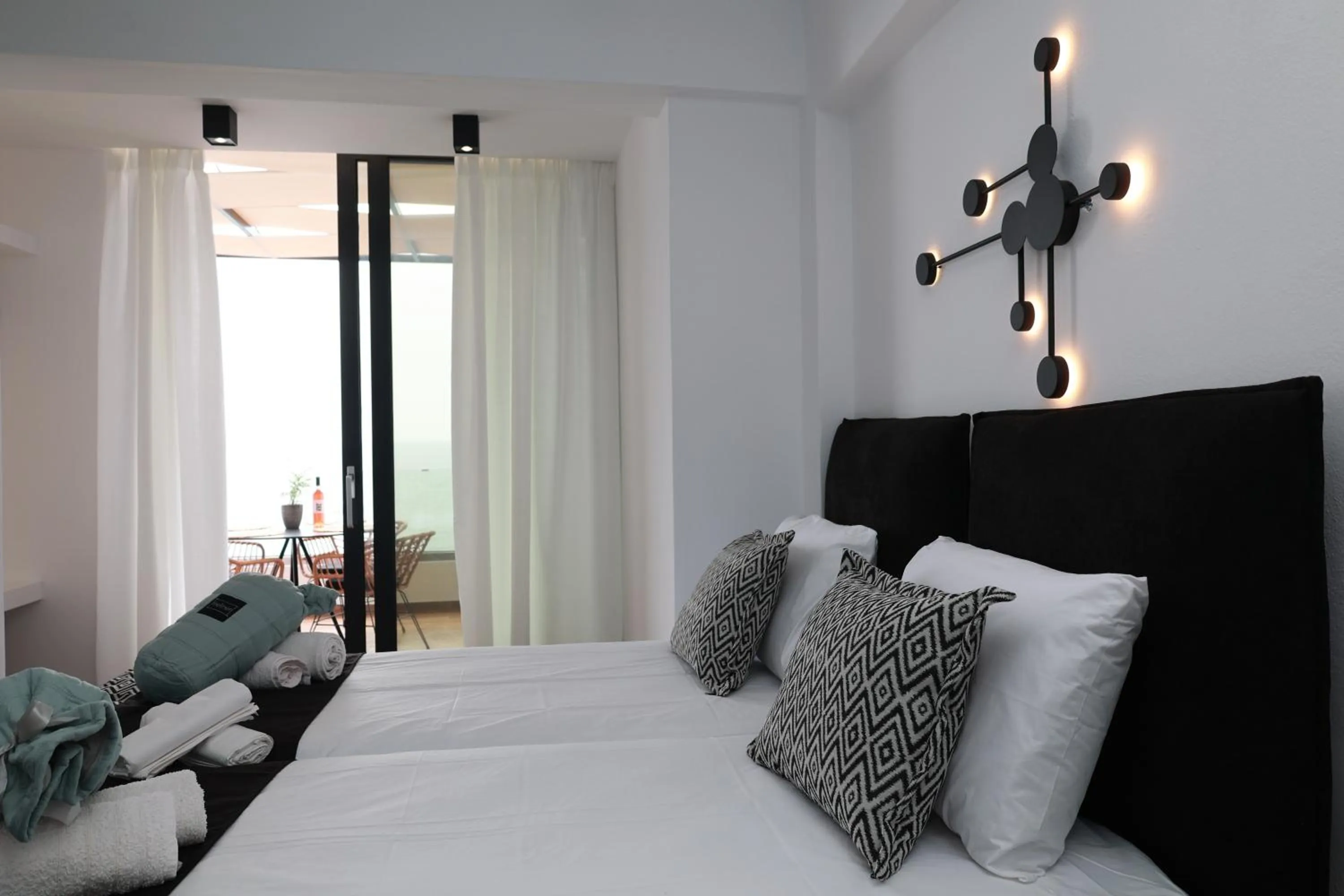 Bed in Paris-Irini Studios And Apartments