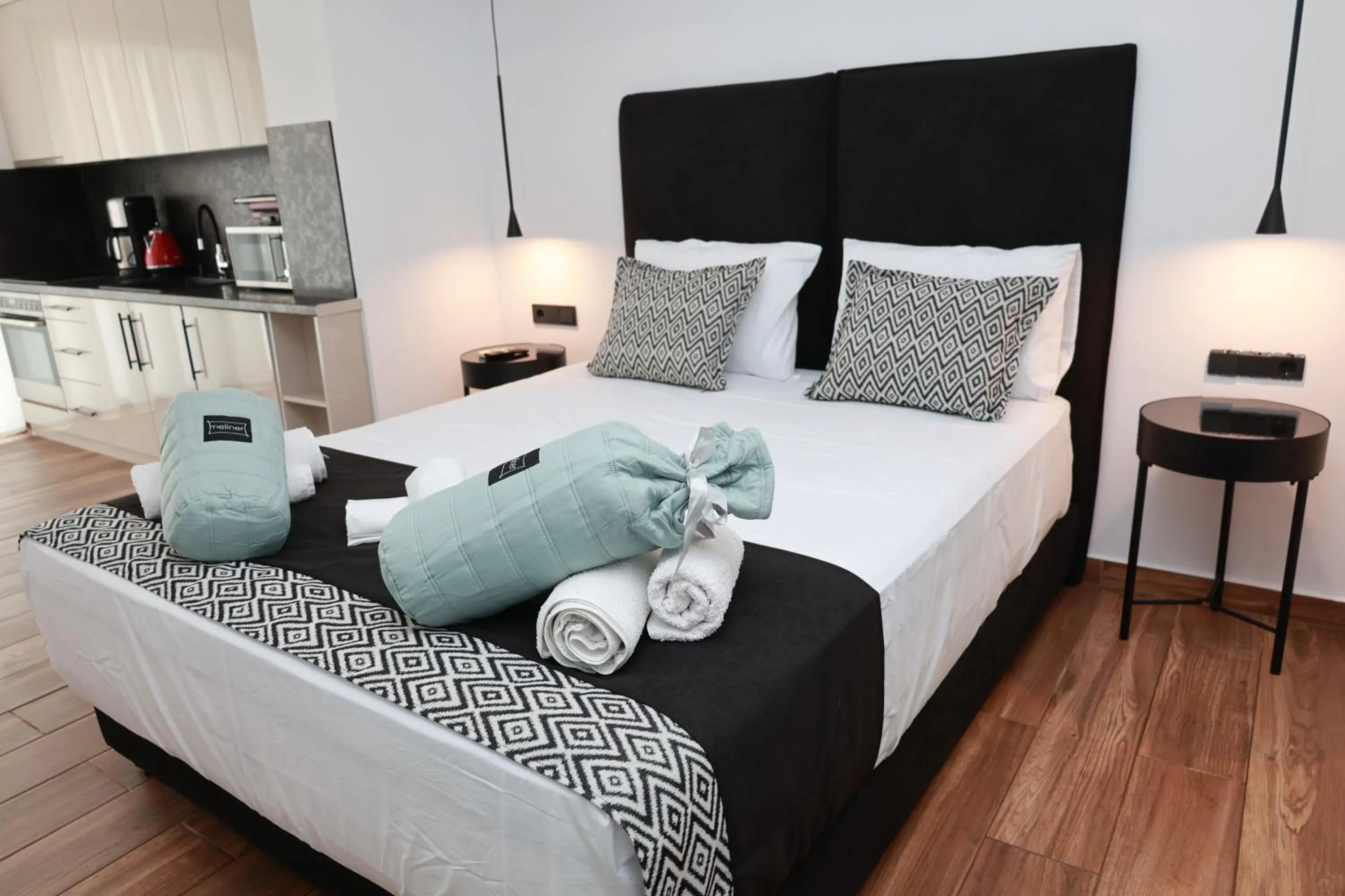 Bed in Paris-Irini Studios And Apartments