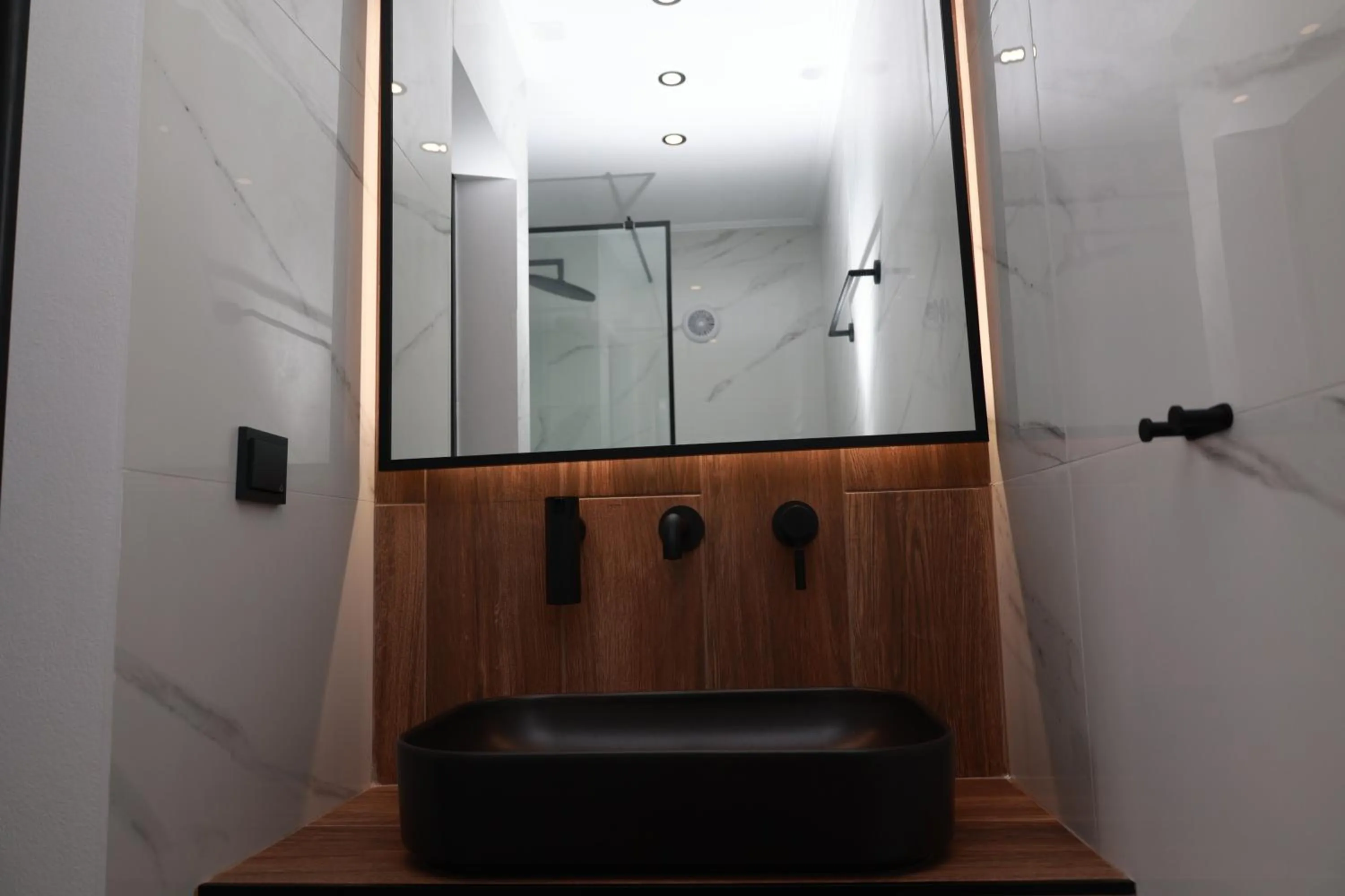 Bathroom in Paris-Irini Studios And Apartments