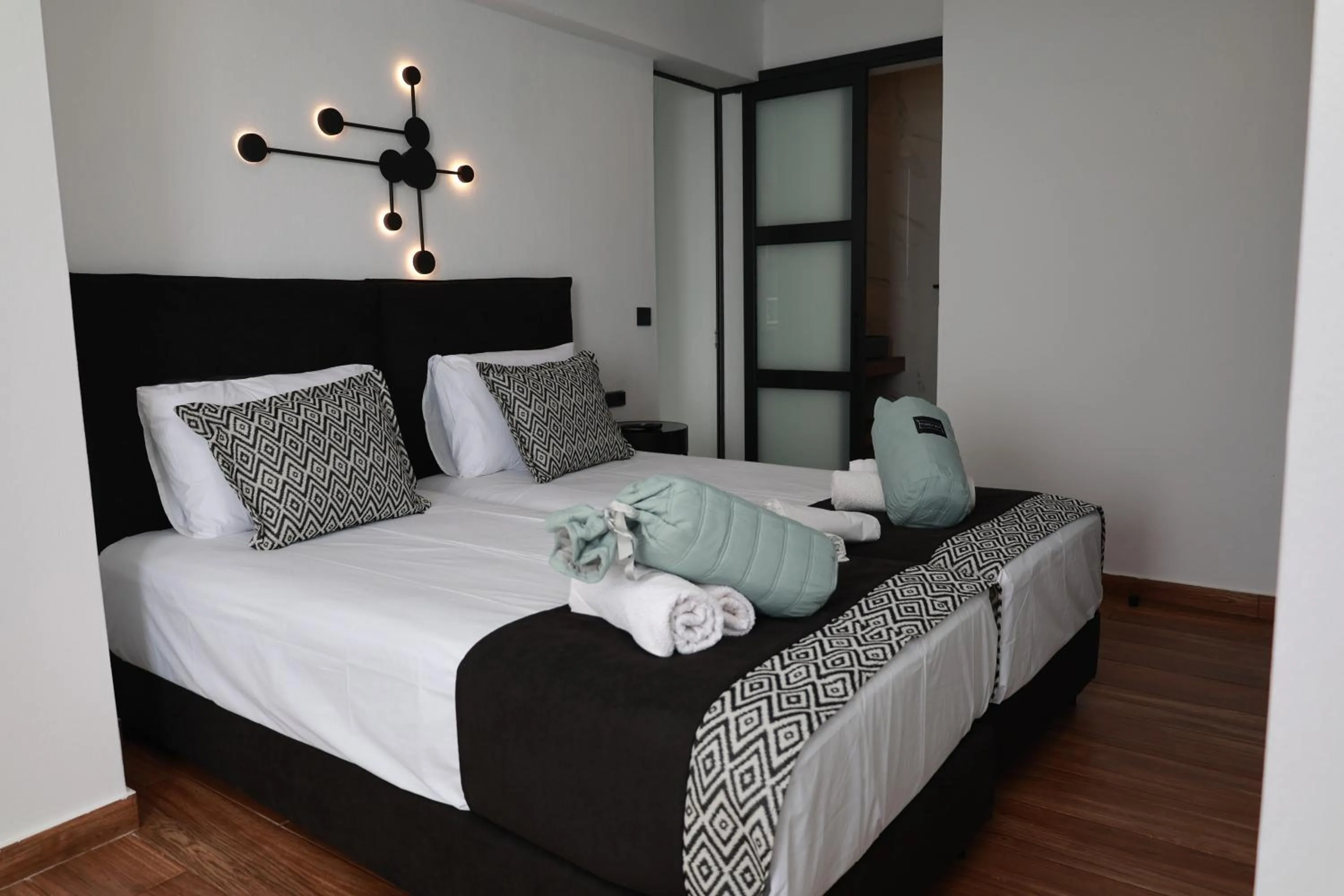 Bed in Paris-Irini Studios And Apartments