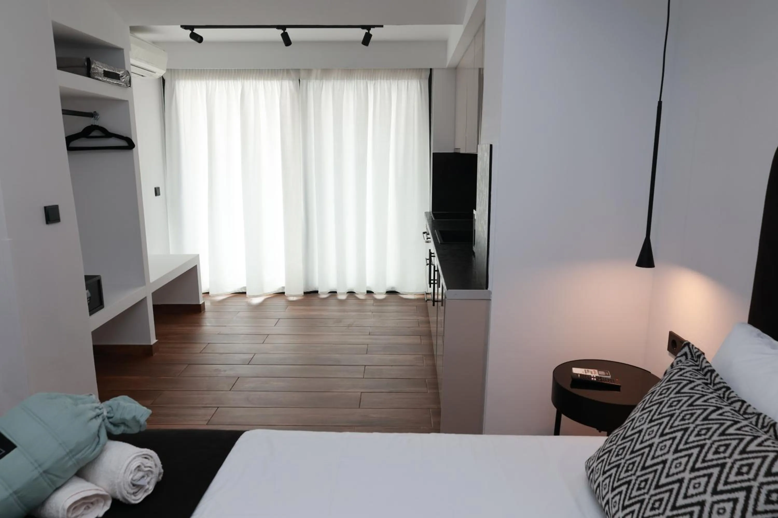 Bed in Paris-Irini Studios And Apartments