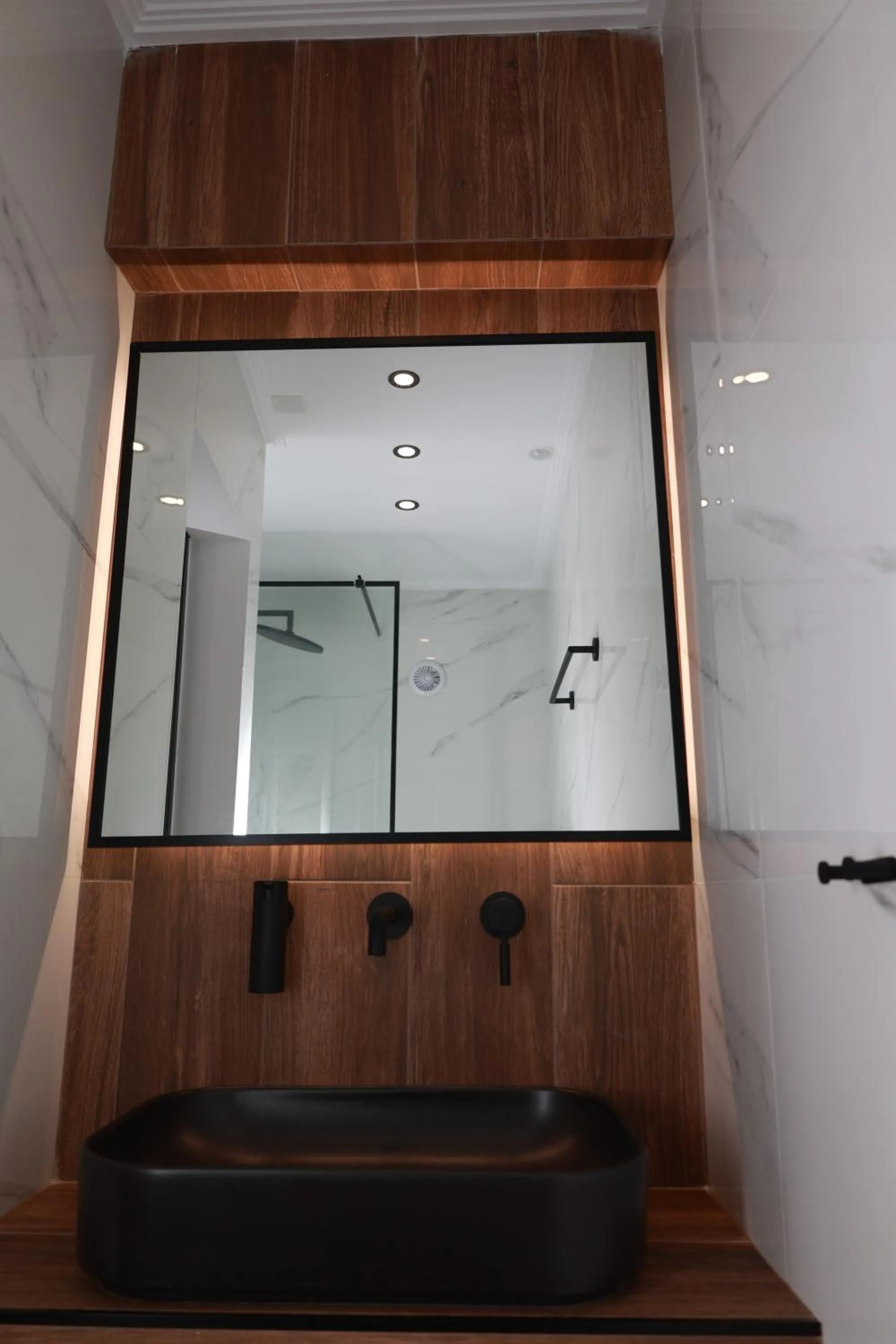 Bathroom in Paris-Irini Studios And Apartments