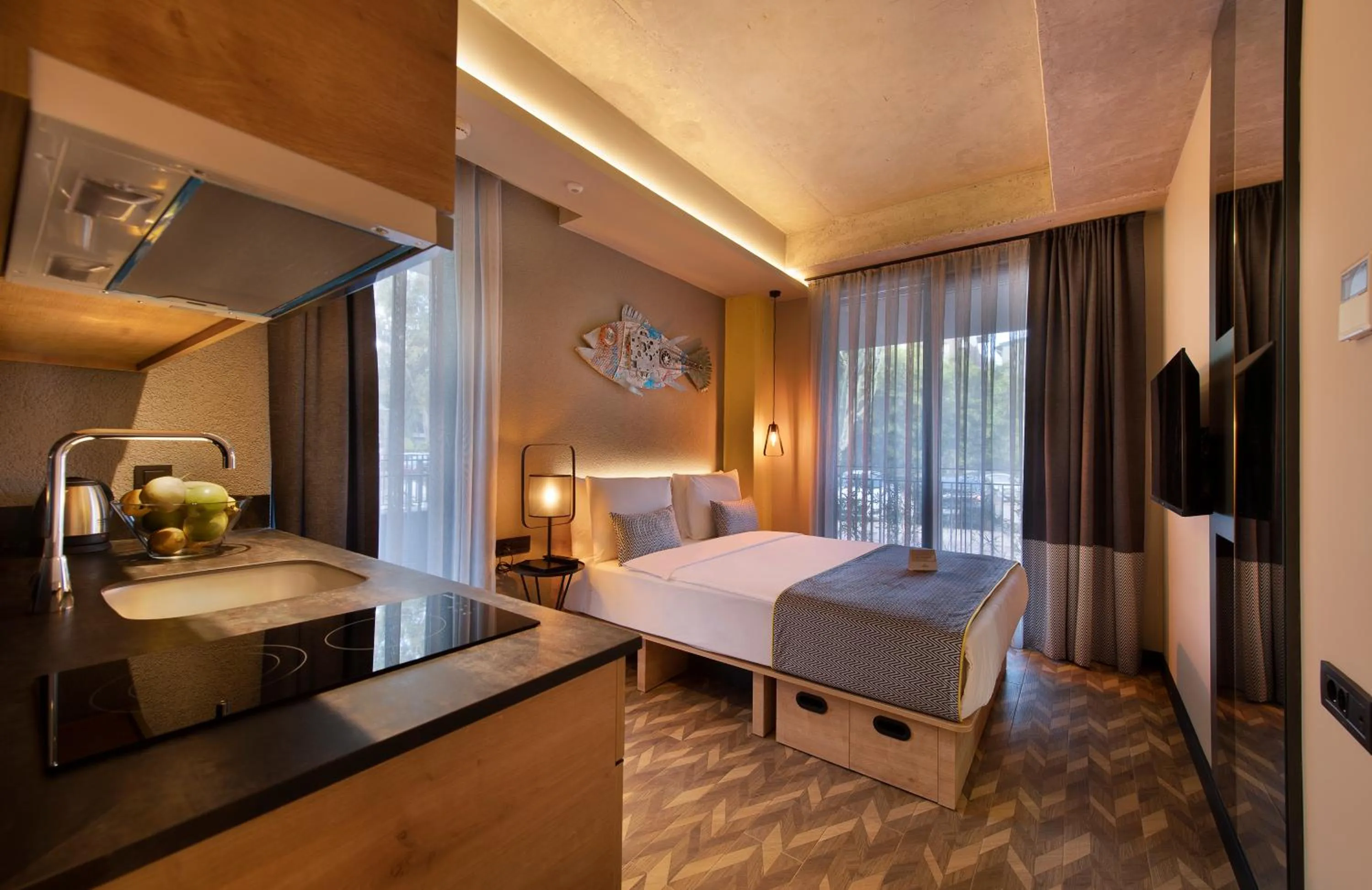 Bedroom, Bed in Trend Suites CYCLE