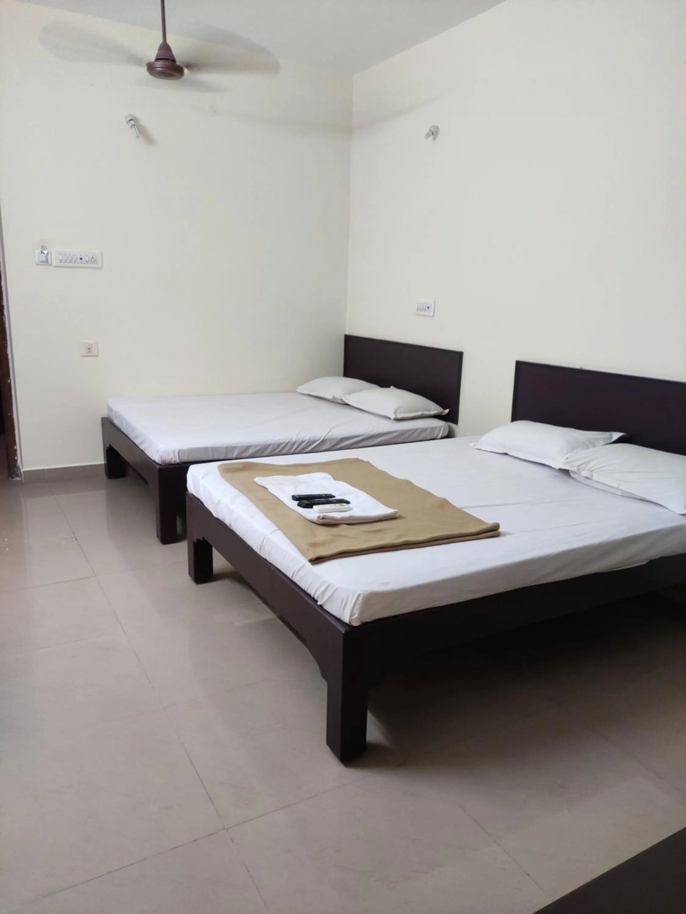 Bedroom, Bed in subasree cottage