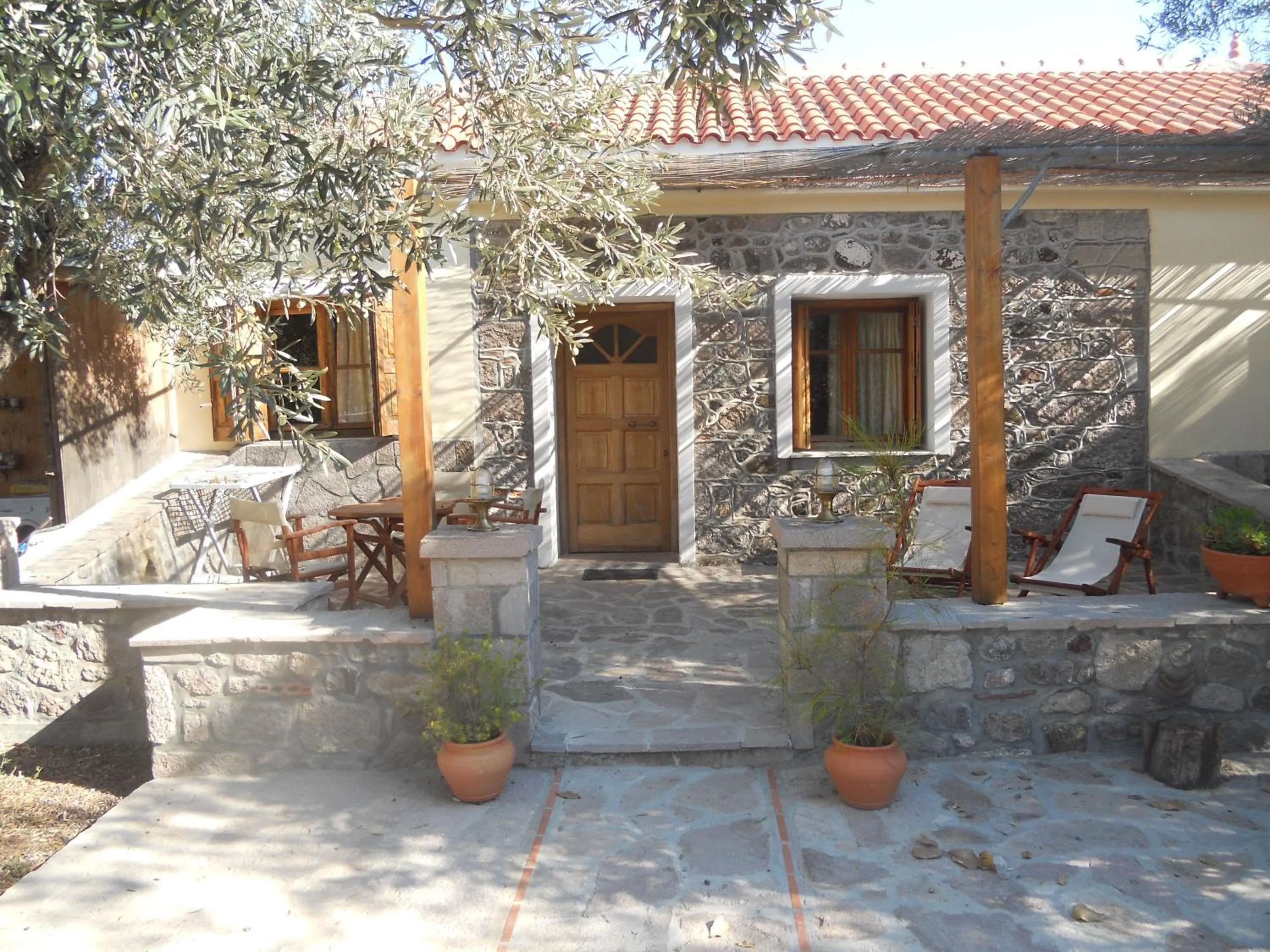 Facade/entrance in Nadia Apartments