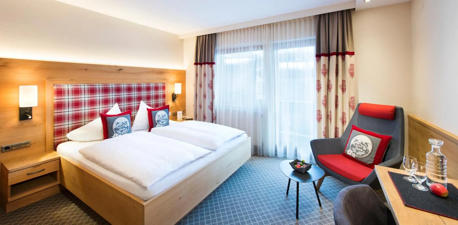 Bedroom, Bed in das Alois 4 Sterne Superior