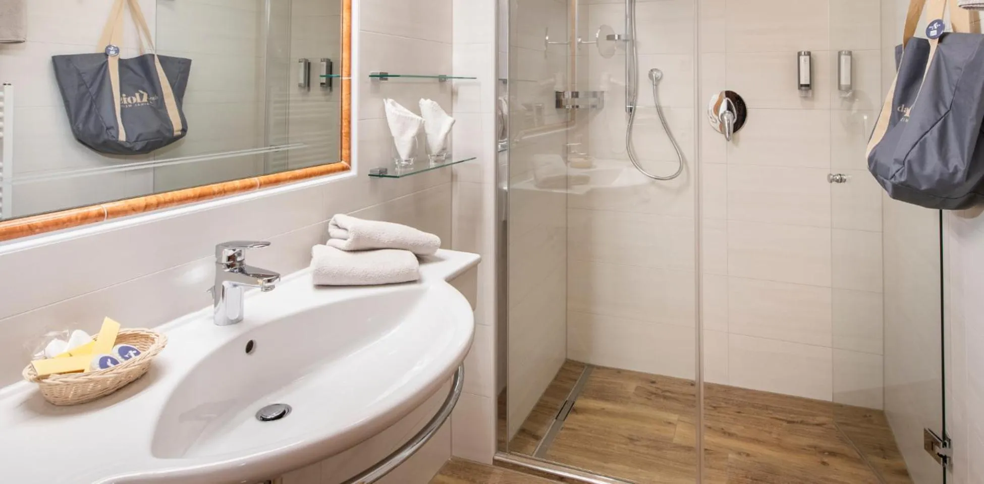 Bathroom in das Alois 4 Sterne Superior