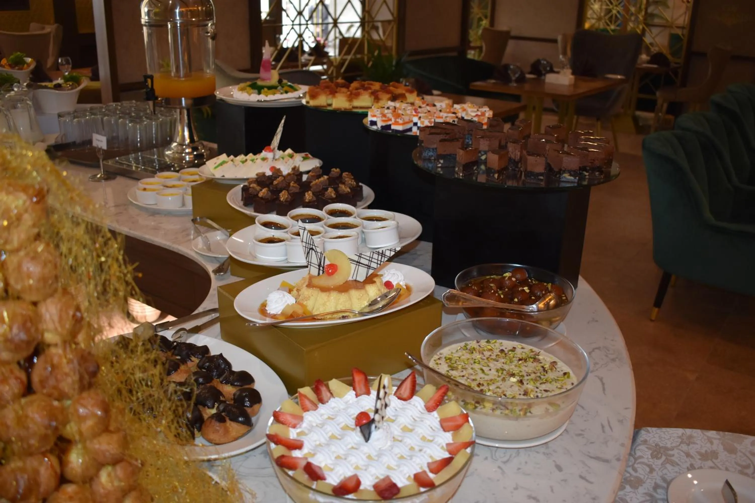 Restaurant/places to eat in Best Western Plus Grand Multan