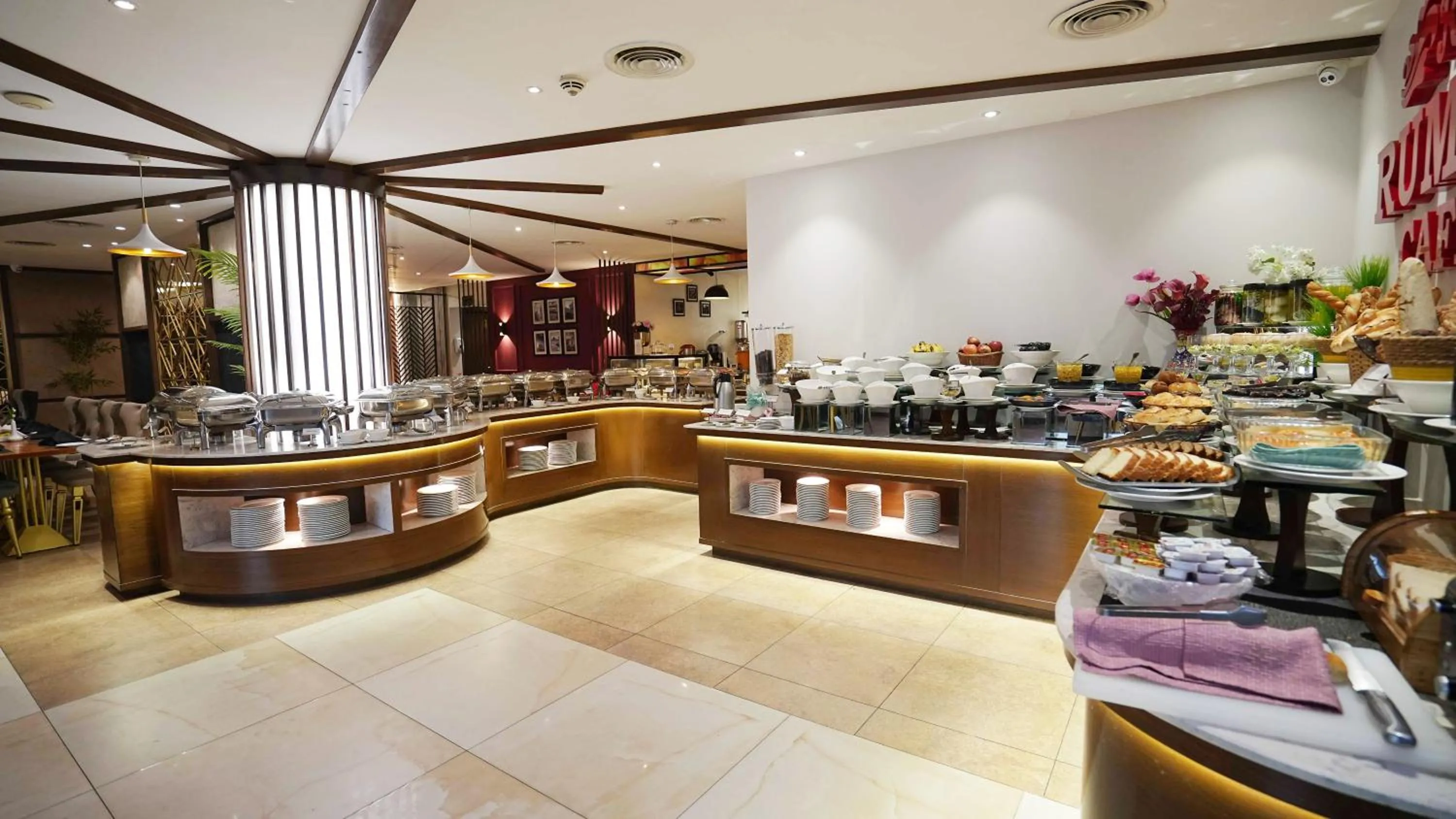 Restaurant/places to eat in Best Western Plus Grand Multan